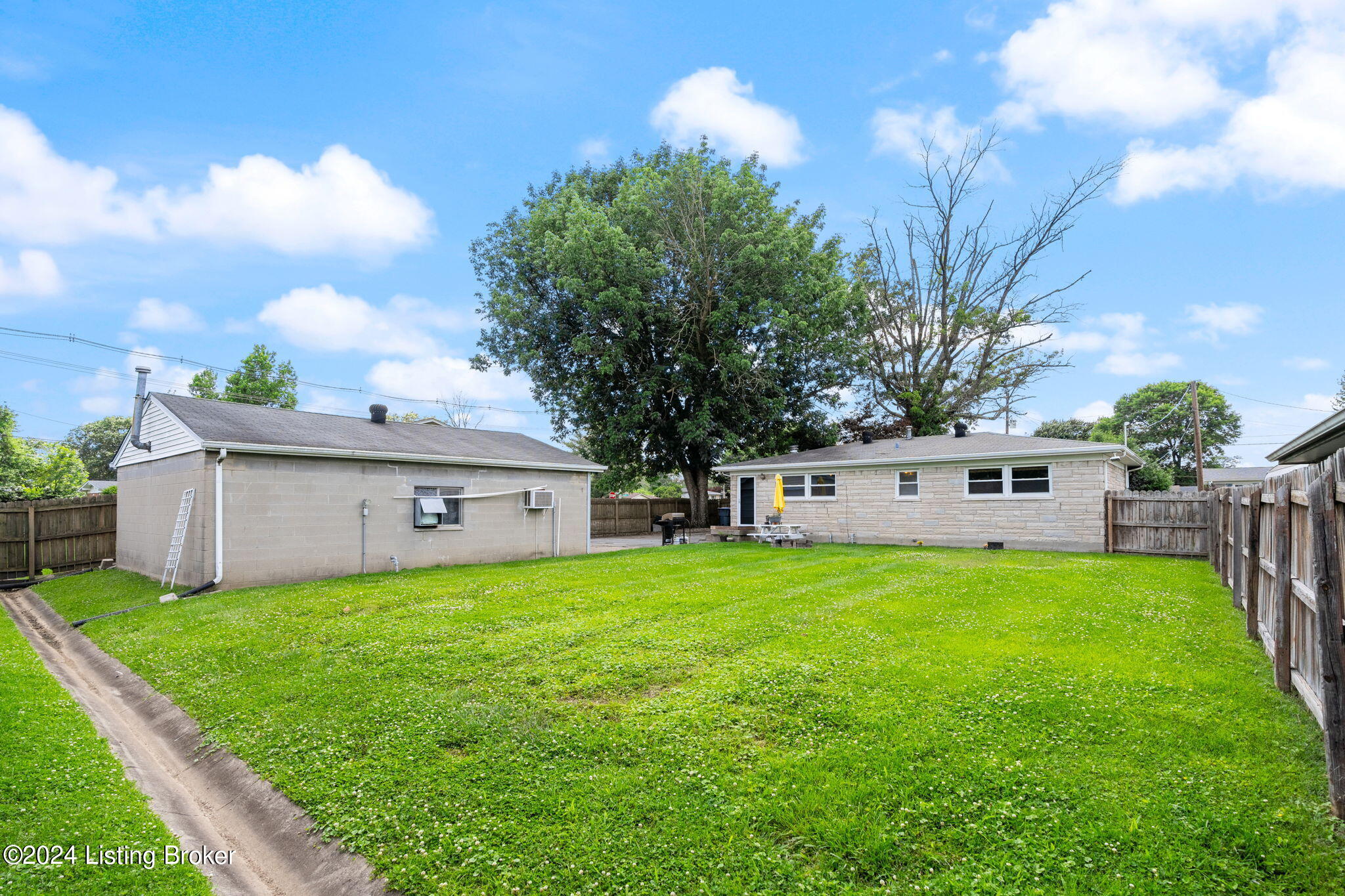8313 Devonshire Dr