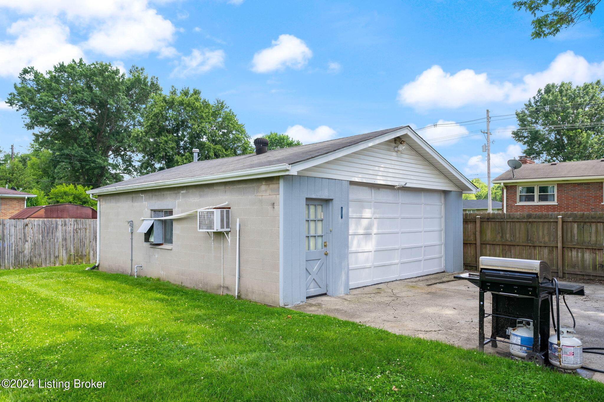 8313 Devonshire Dr