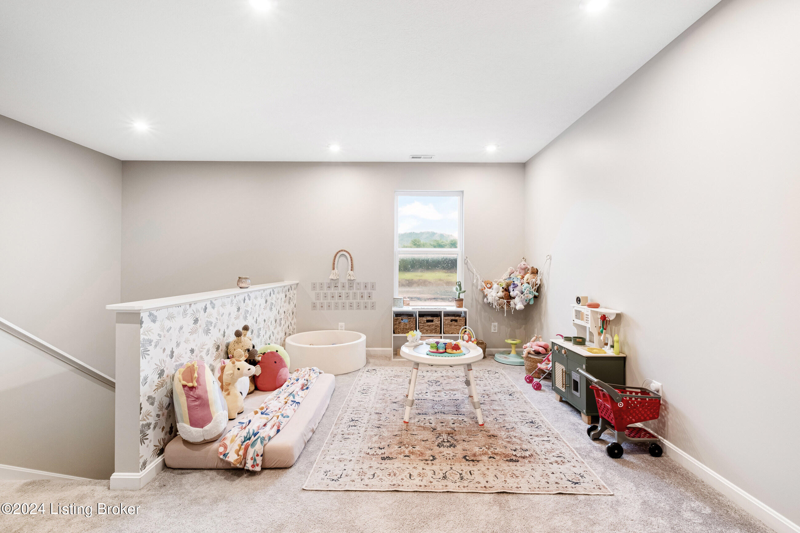 277 Sanctuary Dr