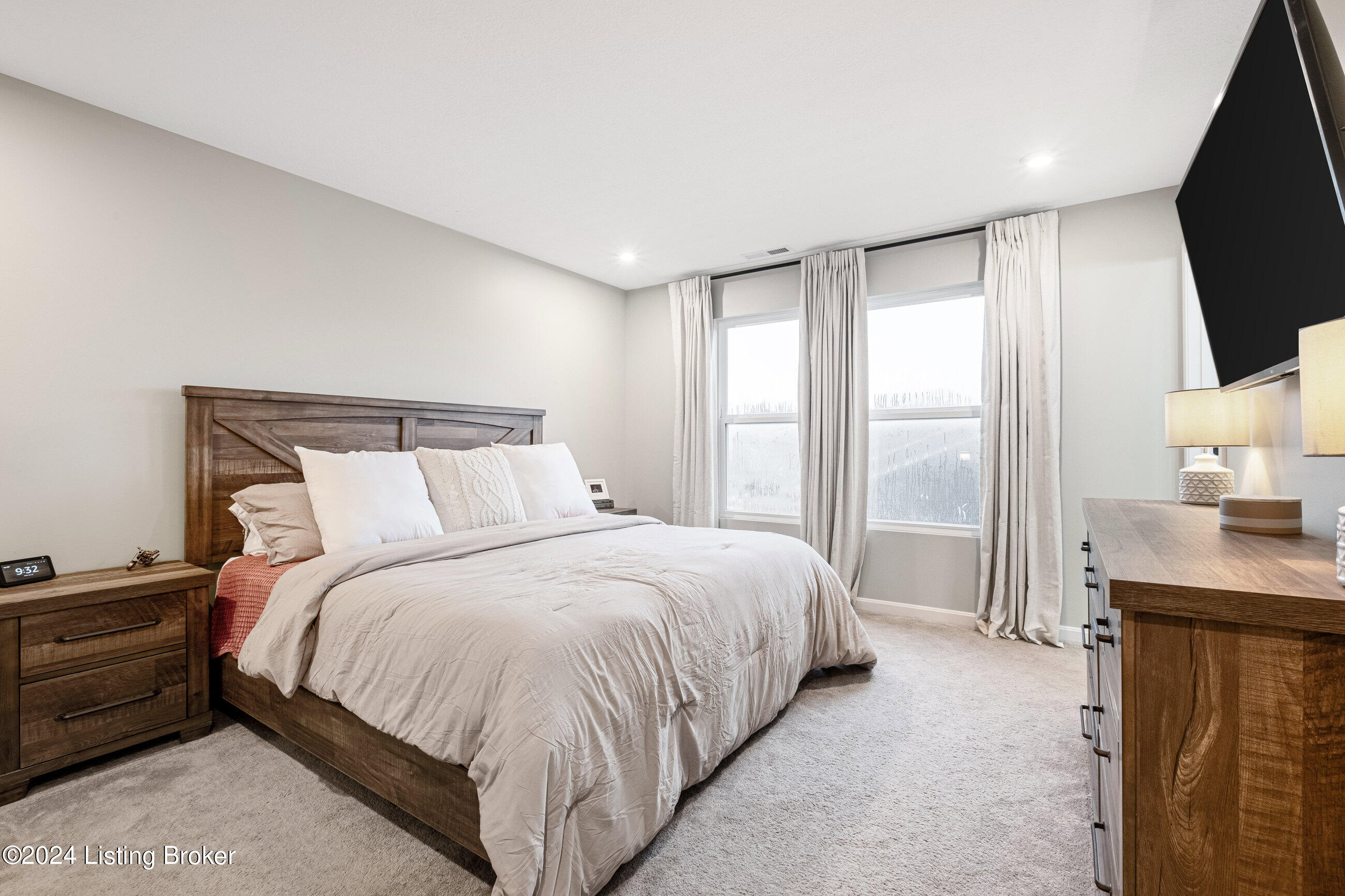 277 Sanctuary Dr