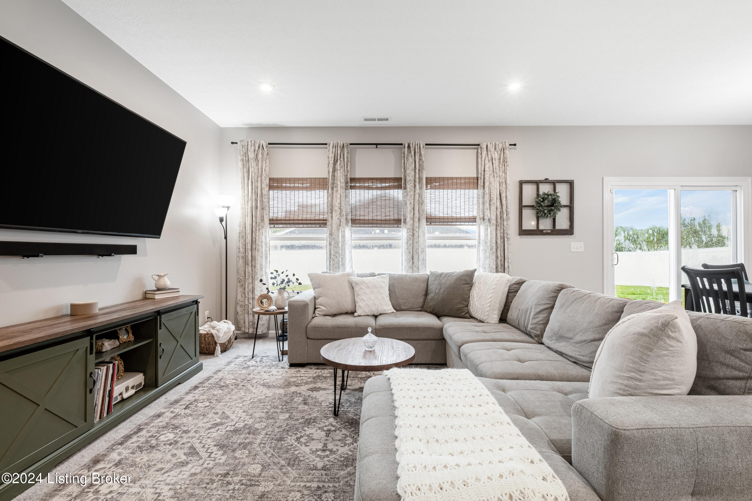 277 Sanctuary Dr