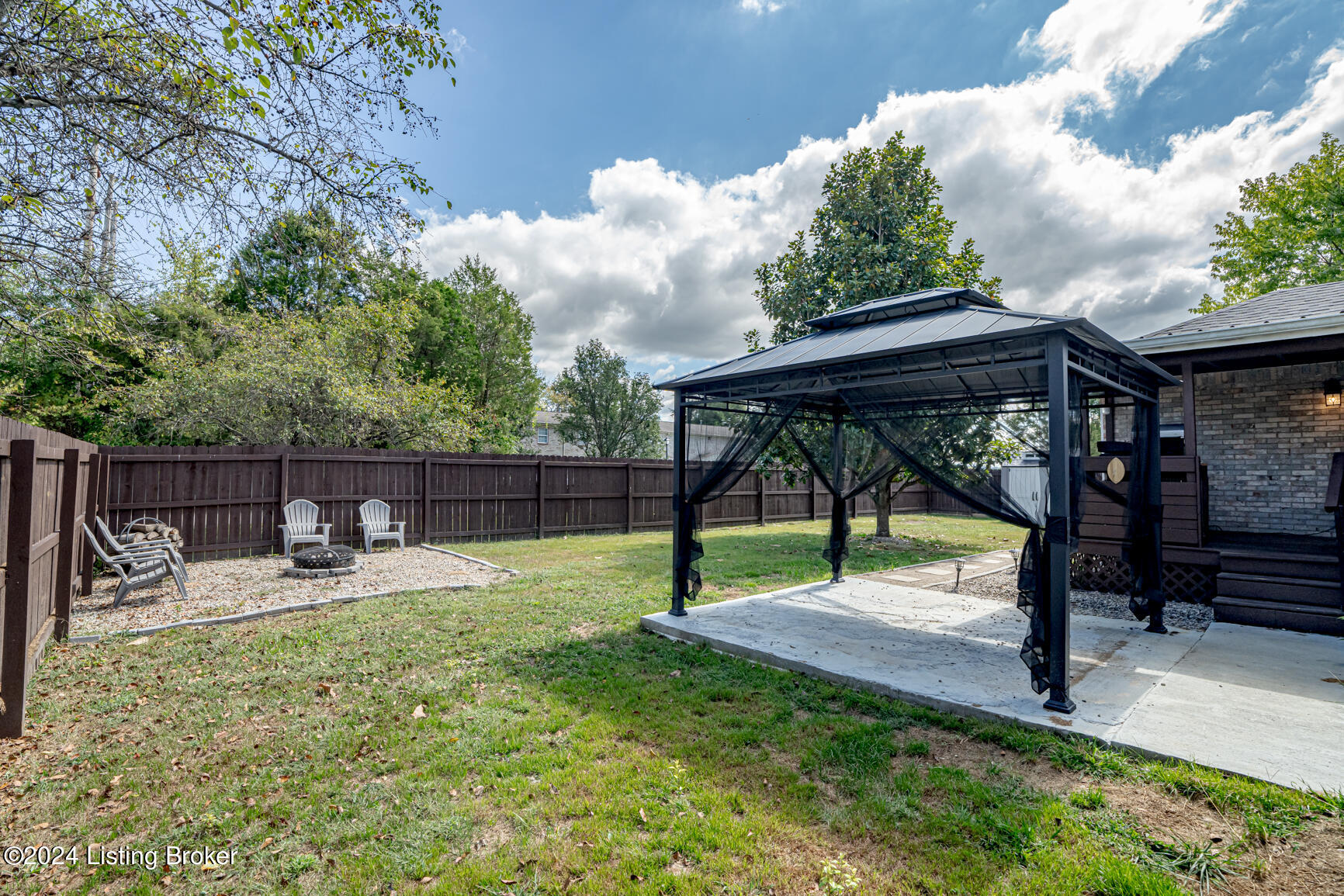 202 Howlett Dr