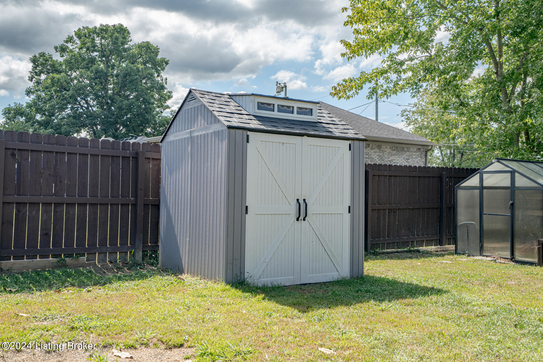 202 Howlett Dr