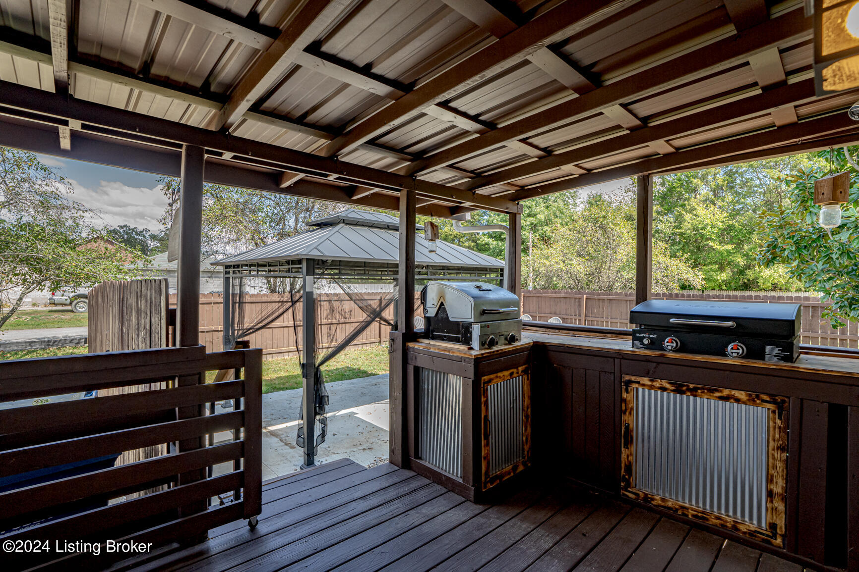 202 Howlett Dr