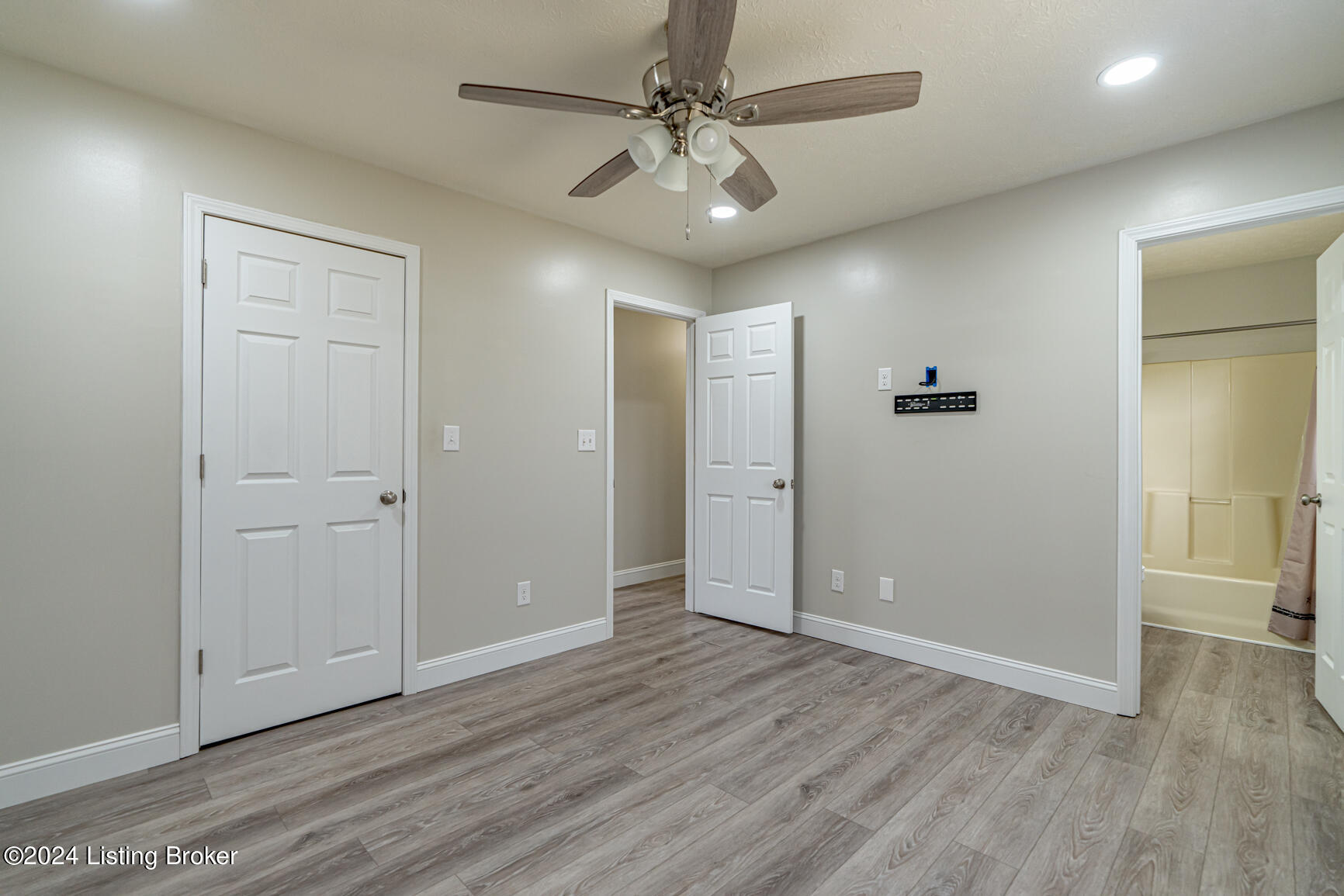 202 Howlett Dr