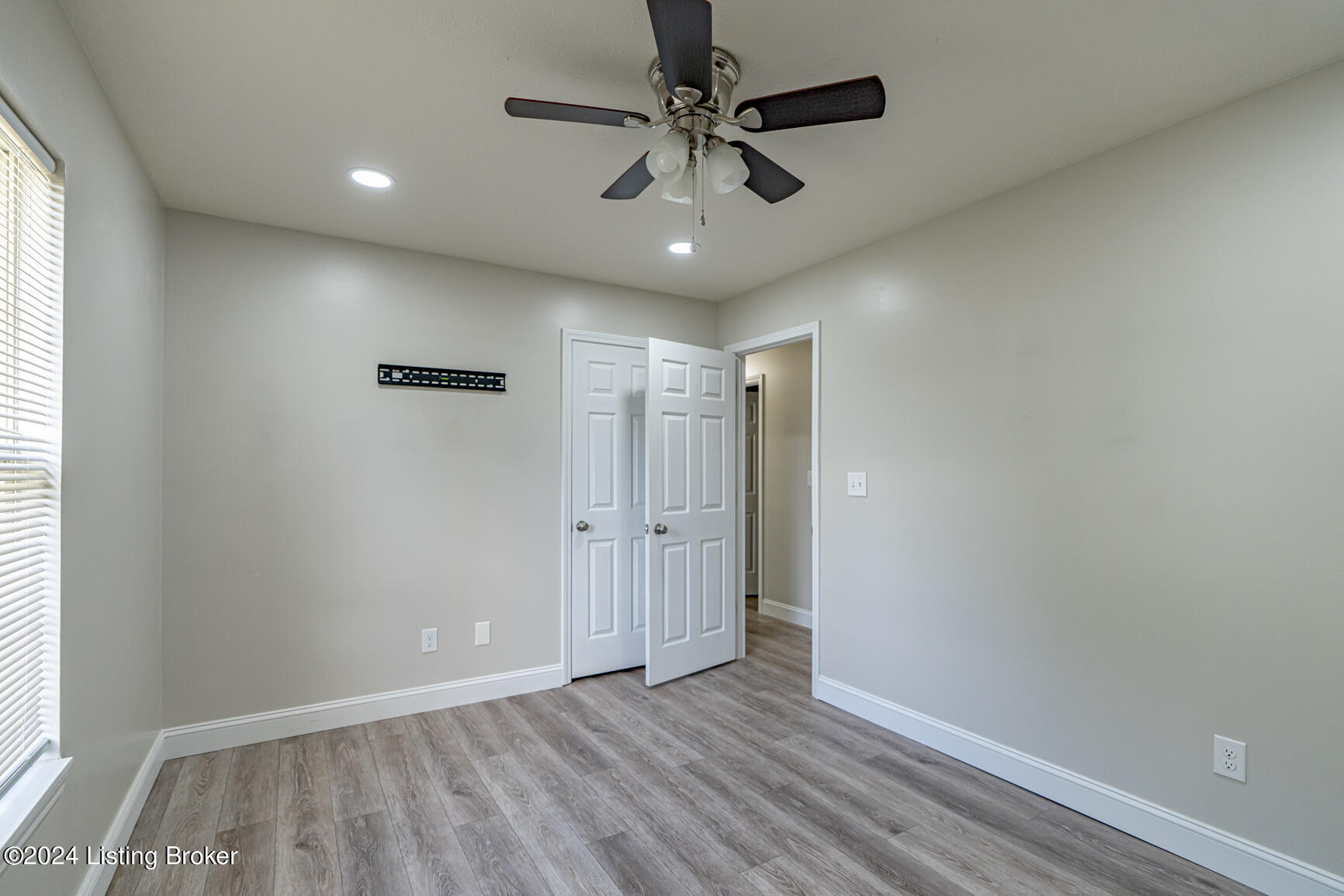 202 Howlett Dr