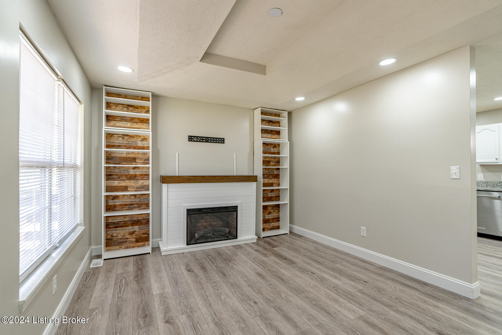 202 Howlett Dr