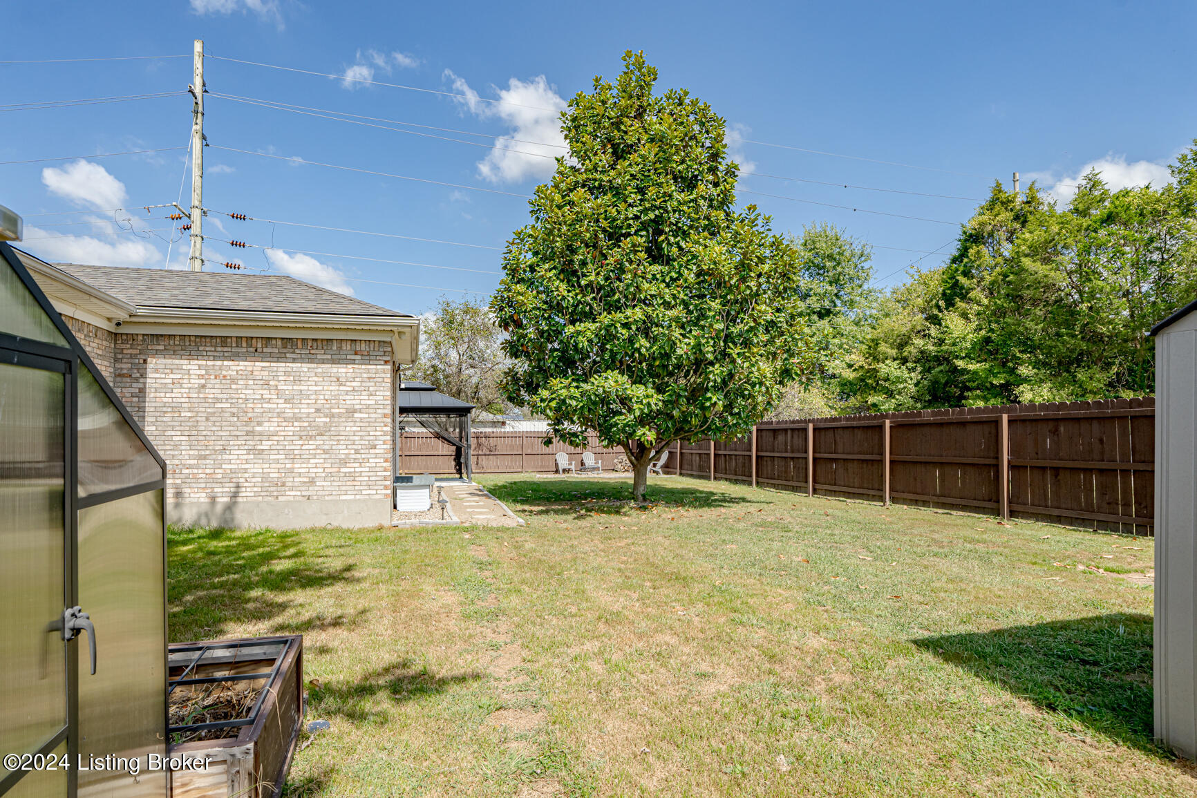 202 Howlett Dr