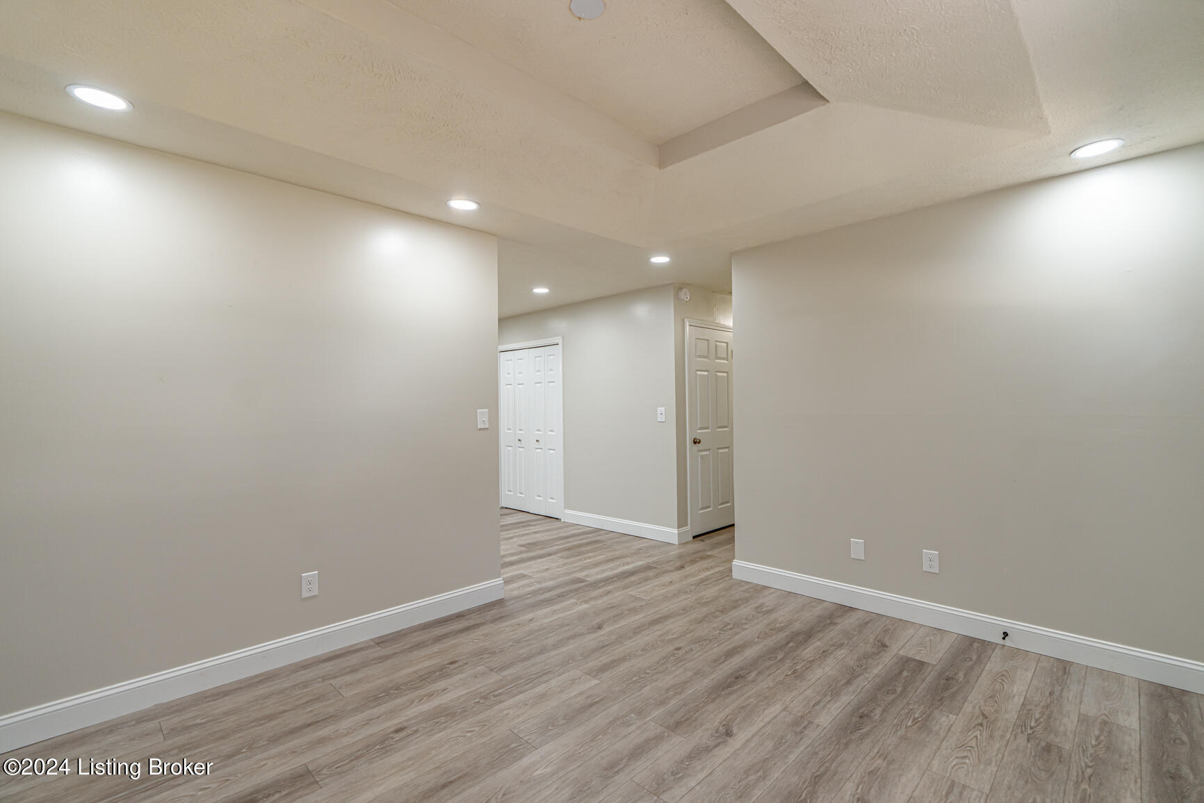 202 Howlett Dr