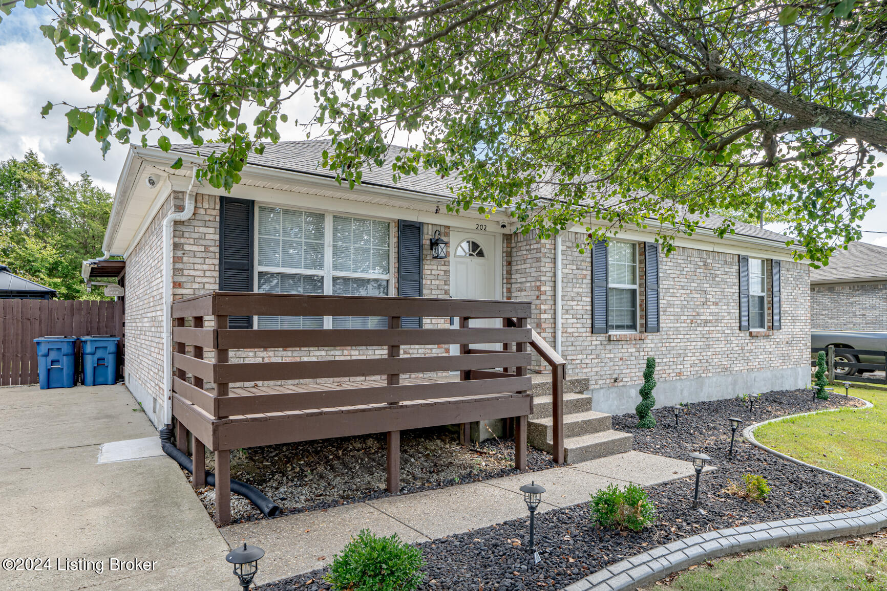 202 Howlett Dr