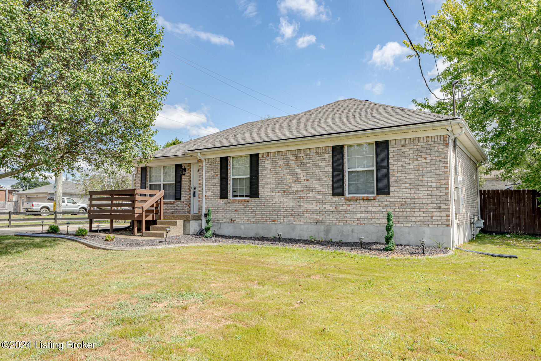202 Howlett Dr