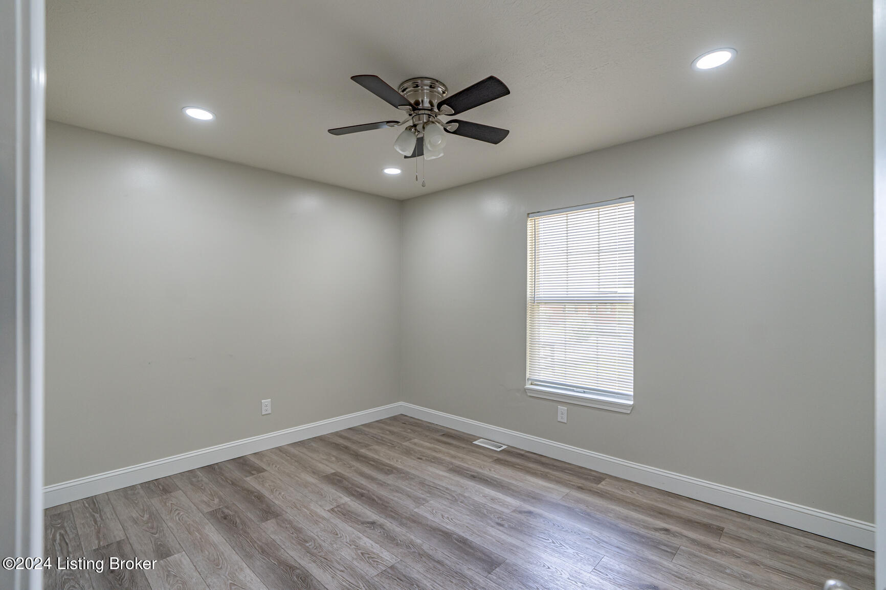 202 Howlett Dr