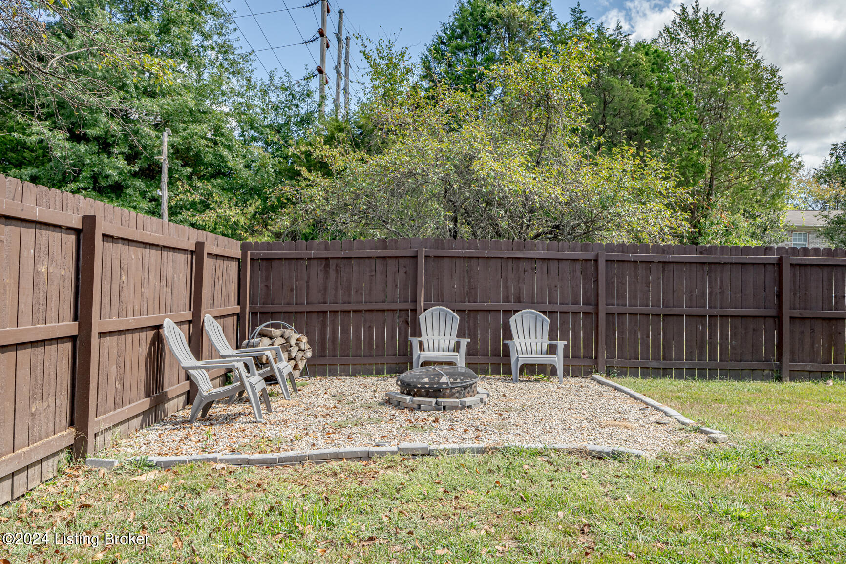 202 Howlett Dr