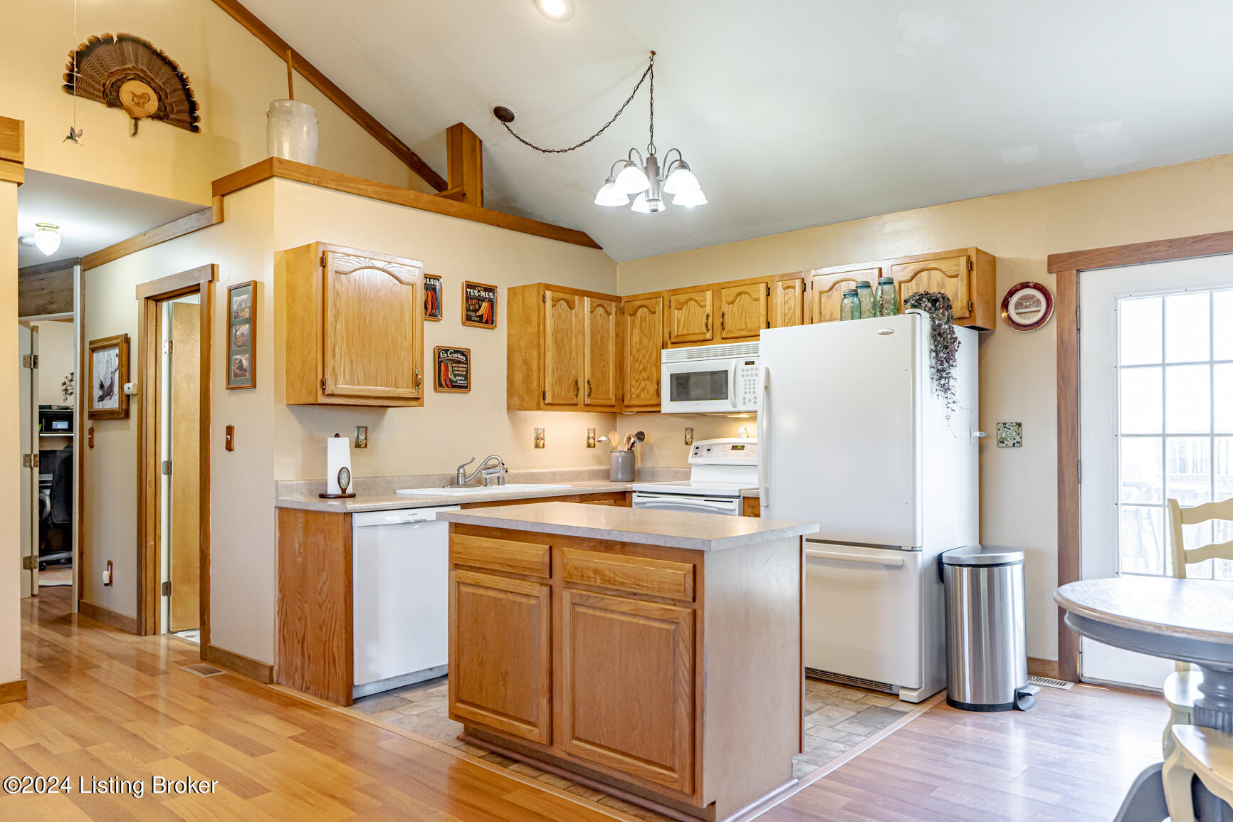 137 Old Possum Ridge Rd