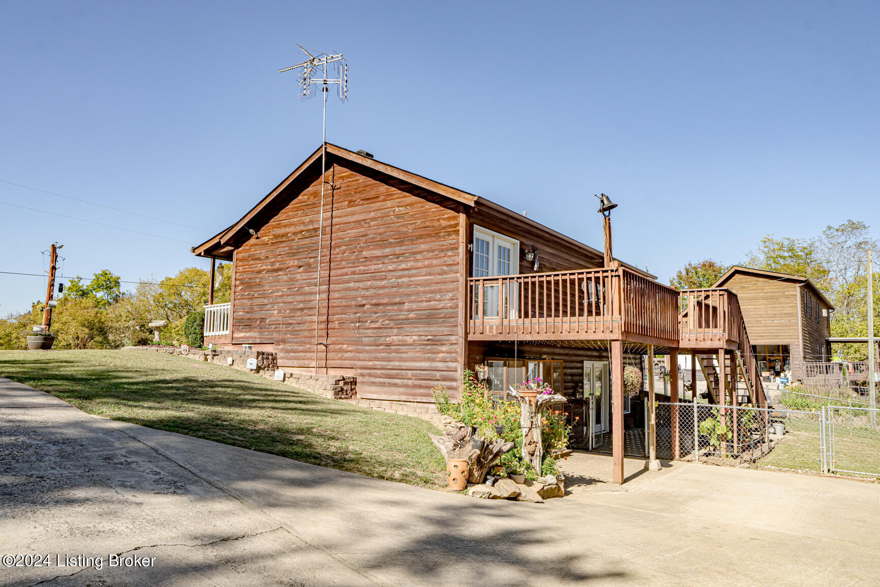 137 Old Possum Ridge Rd
