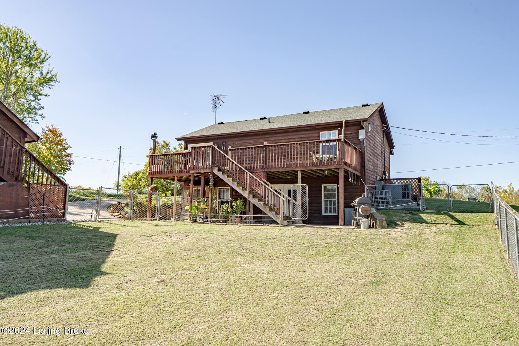 137 Old Possum Ridge Rd