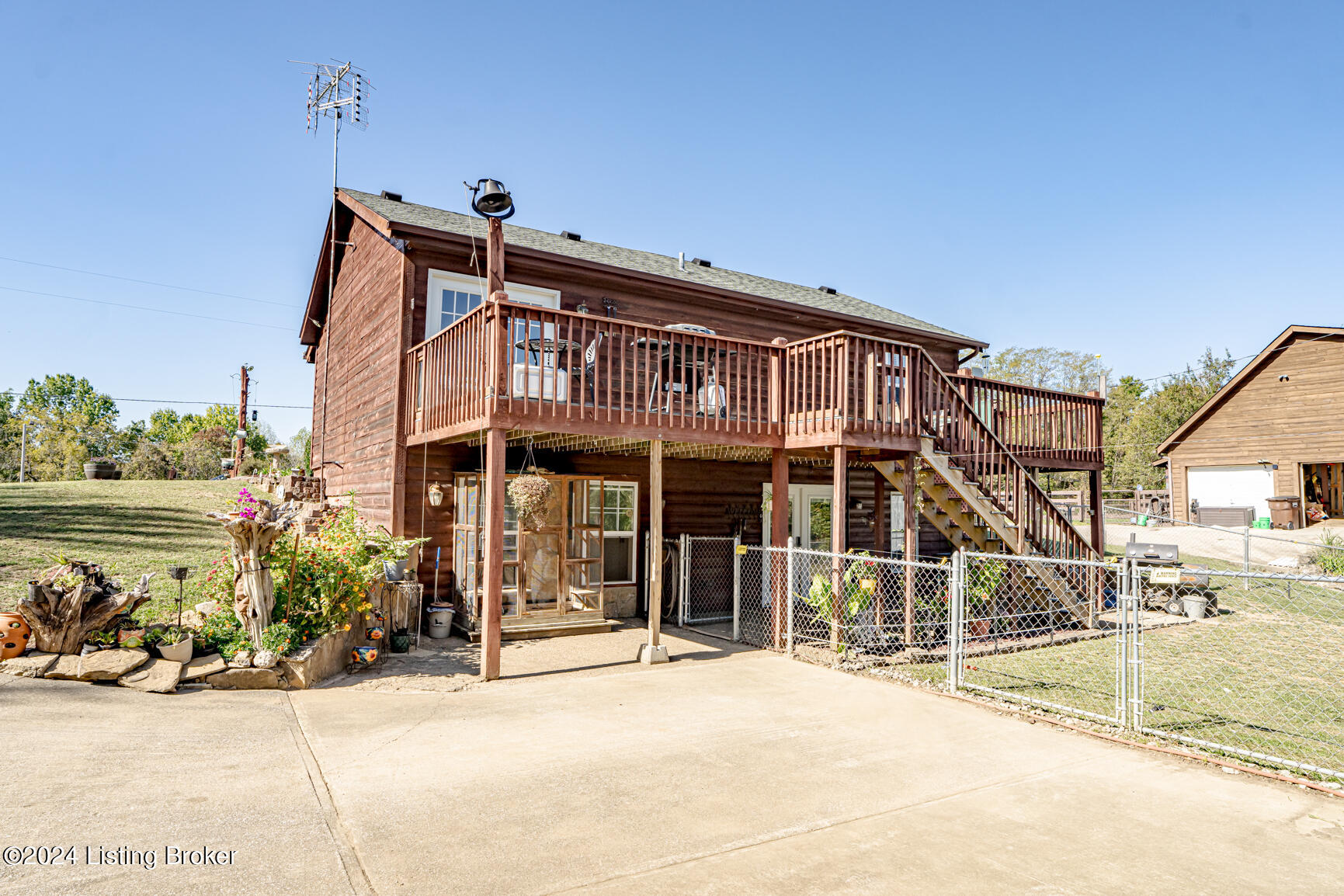 137 Old Possum Ridge Rd