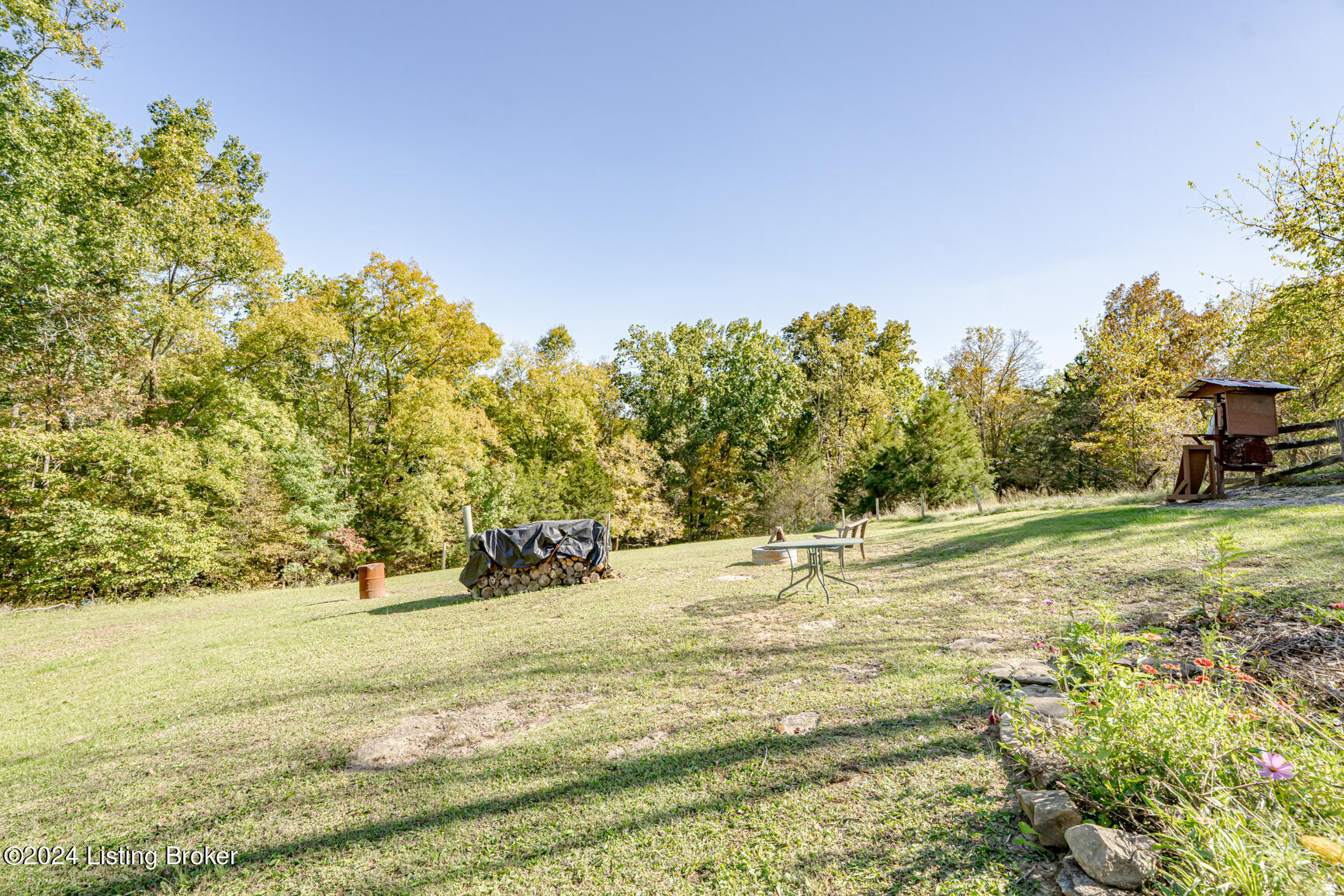 137 Old Possum Ridge Rd