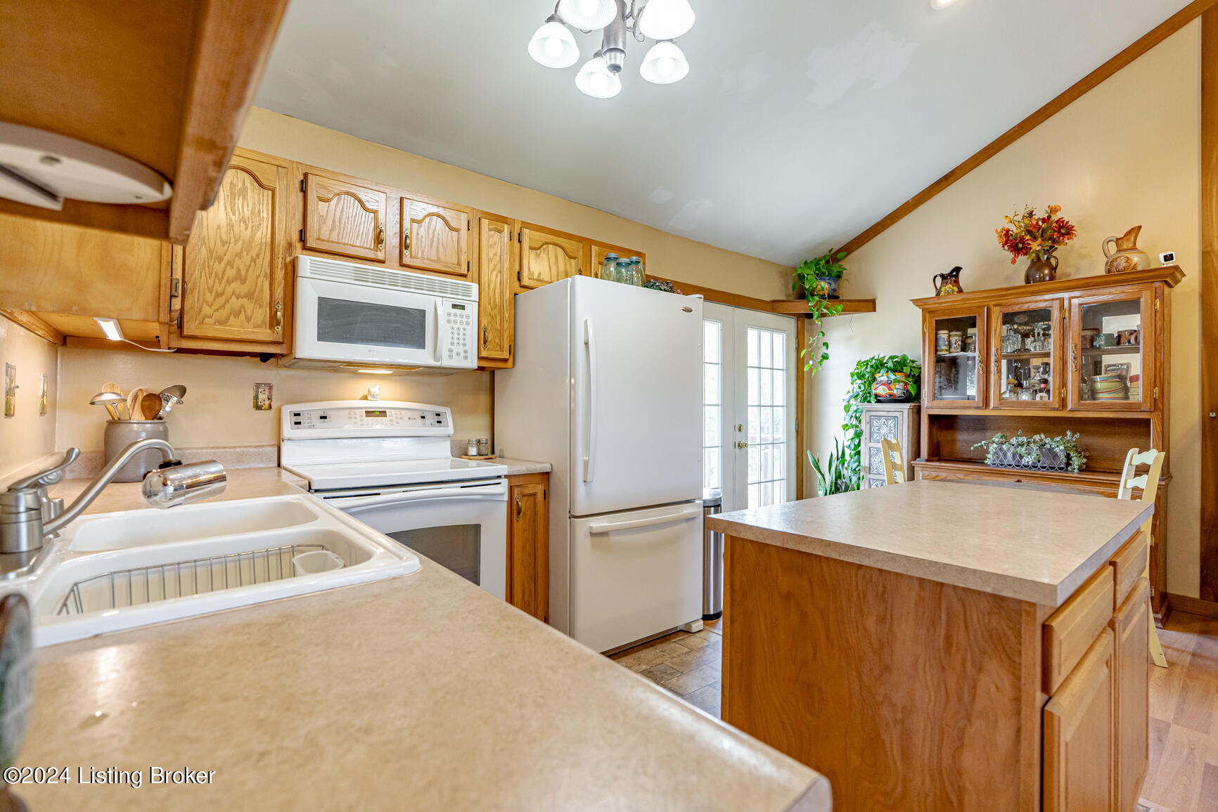 137 Old Possum Ridge Rd