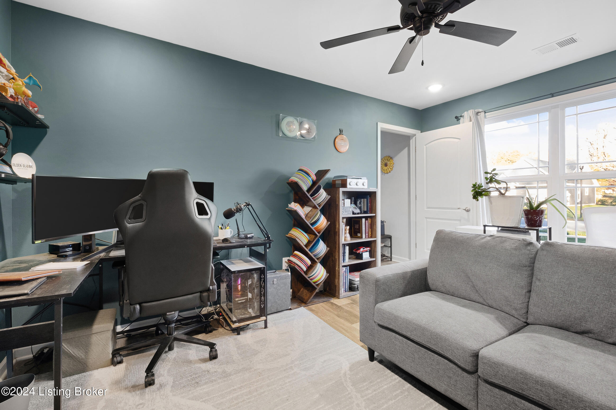 9022 Manslick Commons Dr