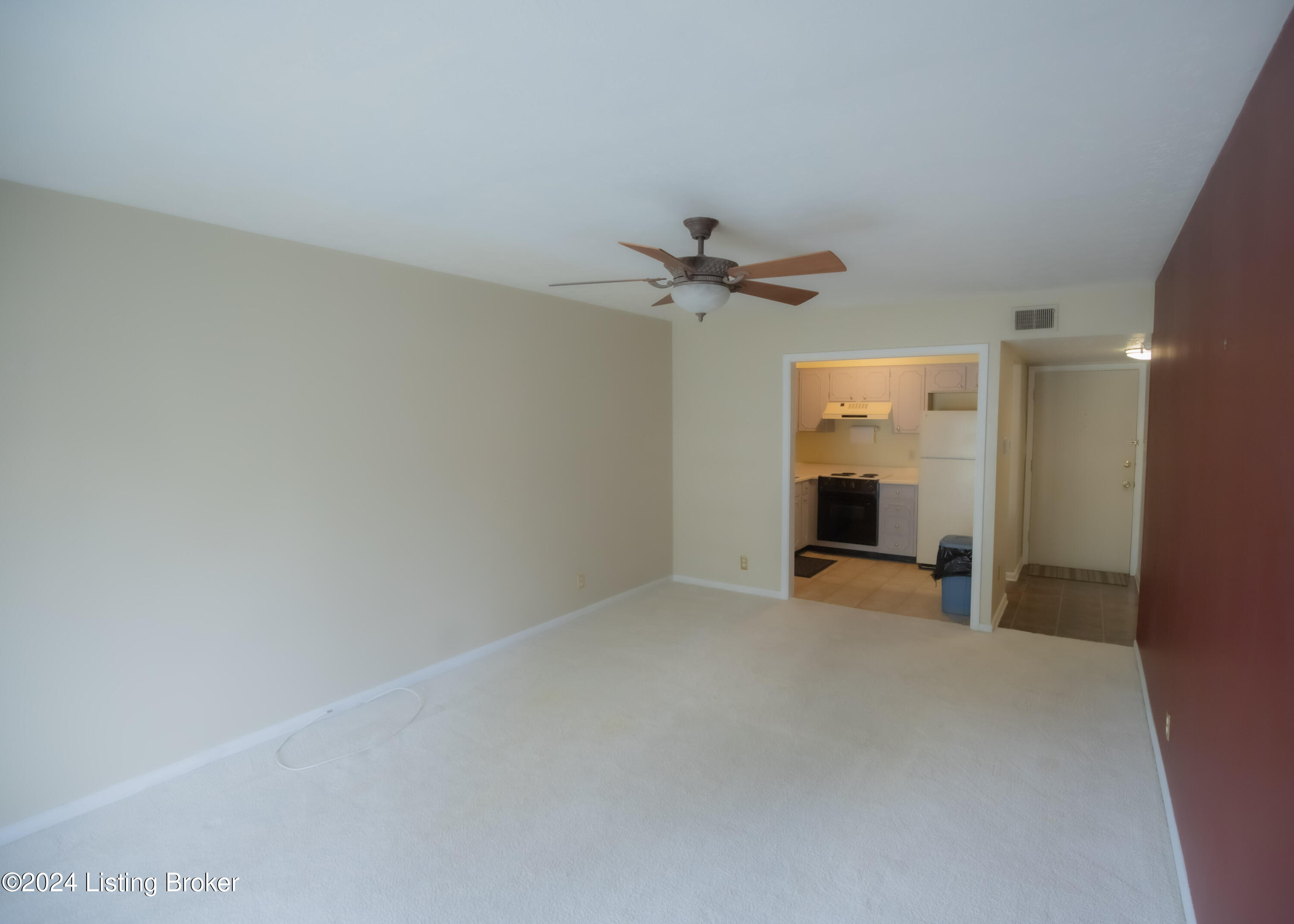 1935 Gardiner Ln, C39