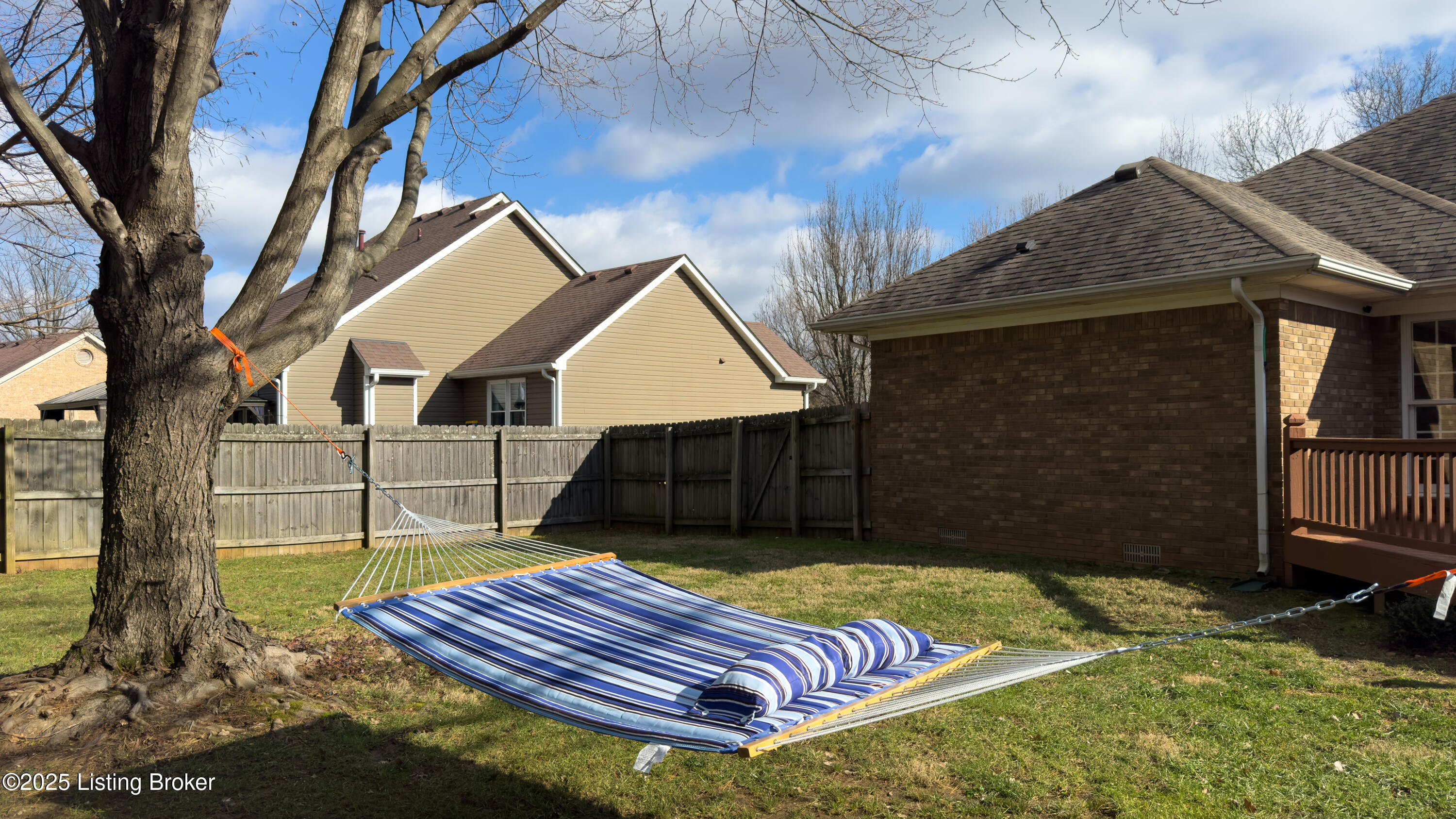 321 Stoneledge Dr