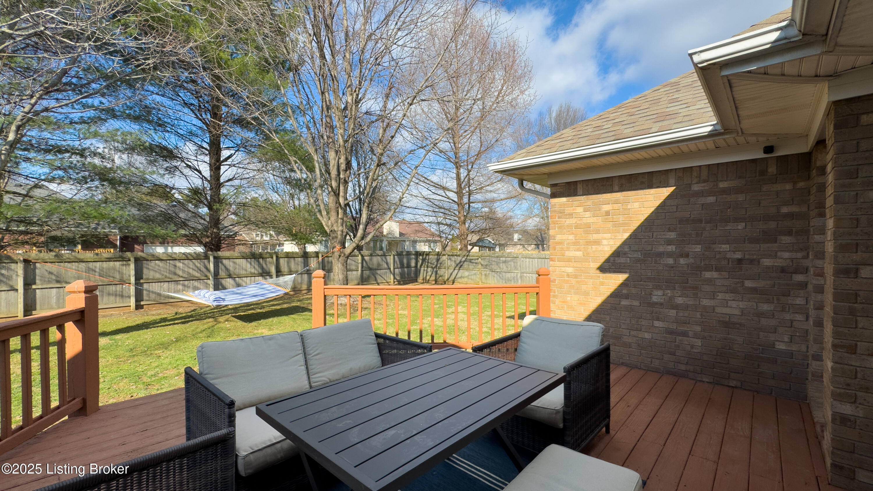321 Stoneledge Dr