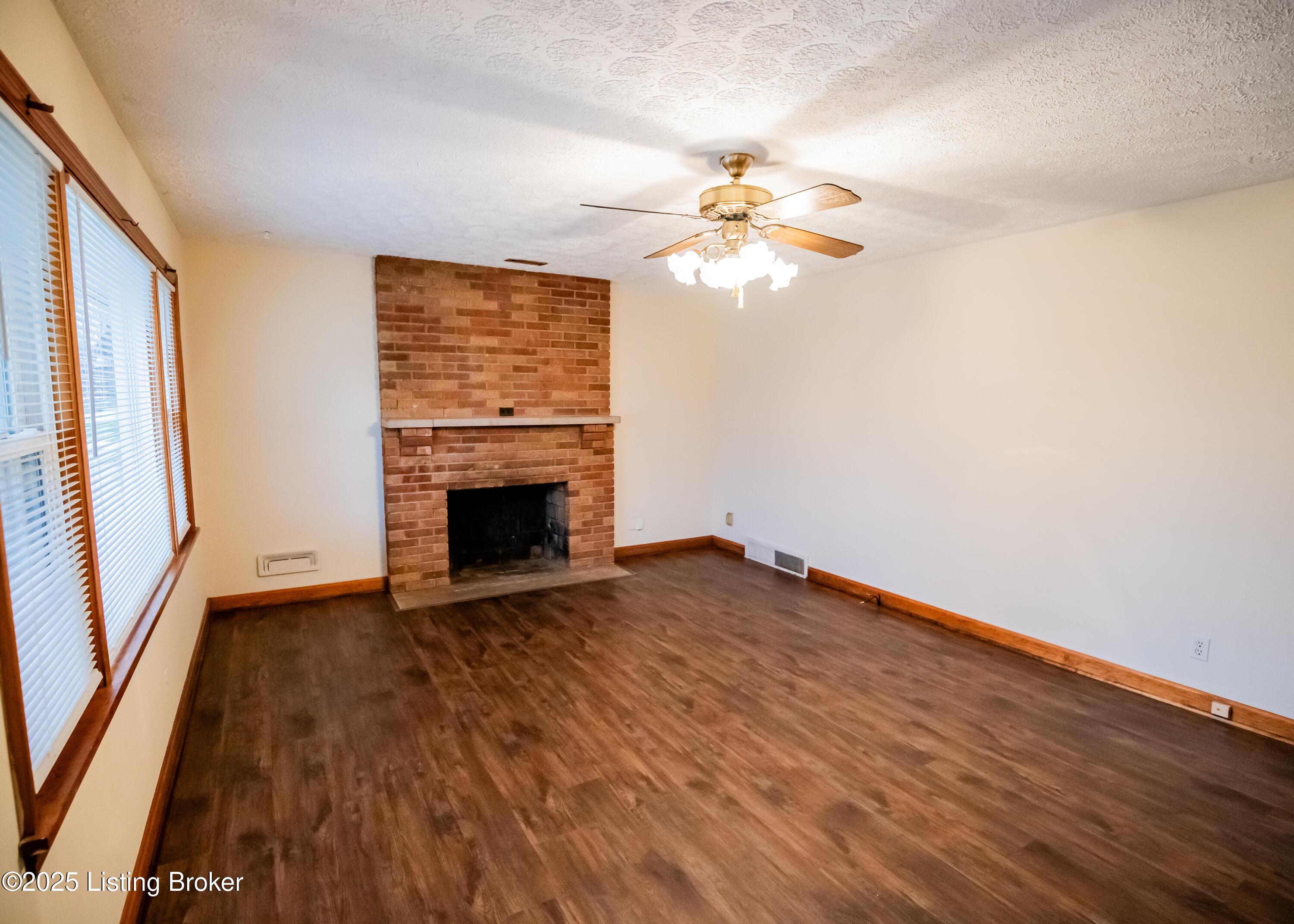 10002 Northridge Dr