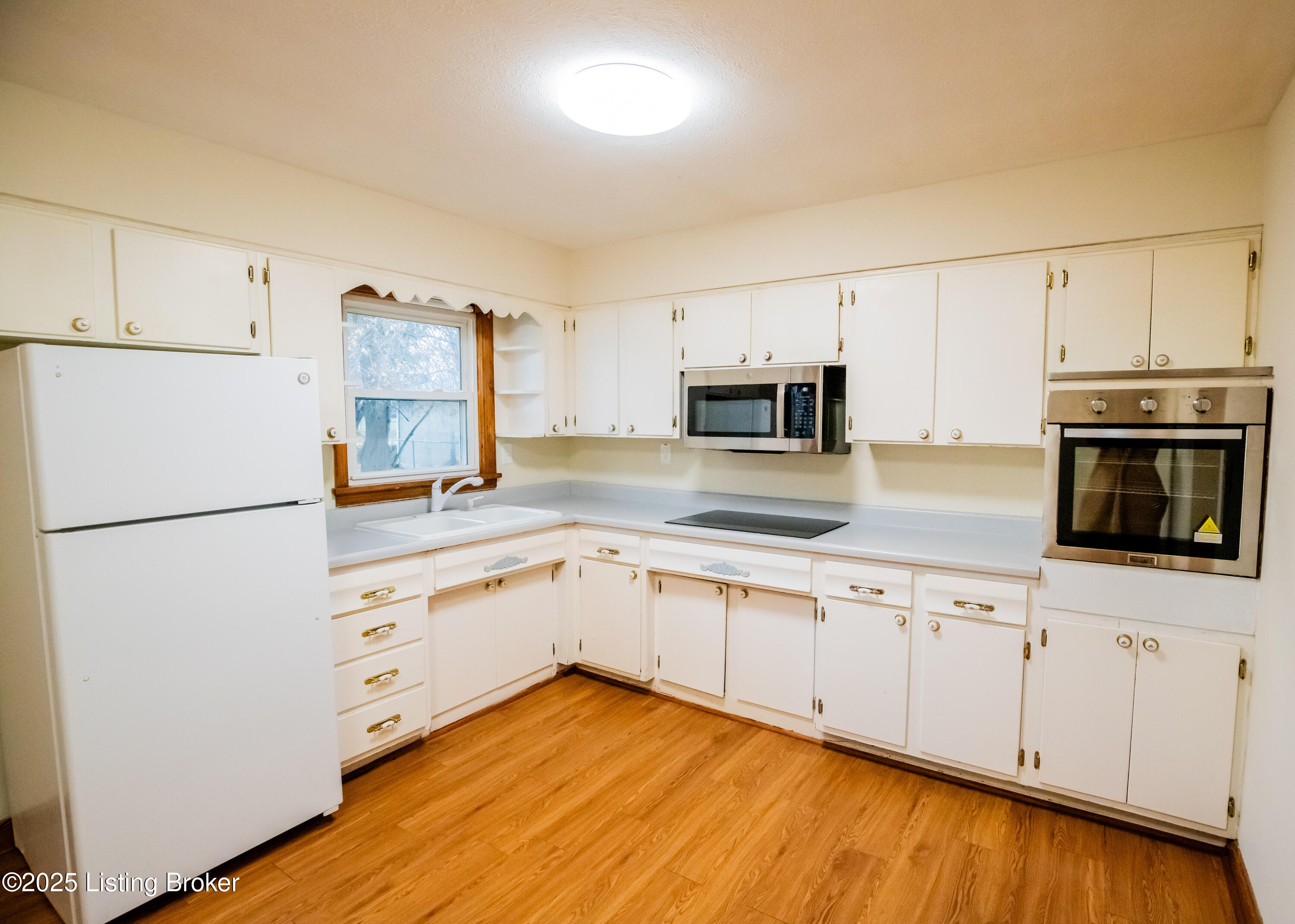 10002 Northridge Dr