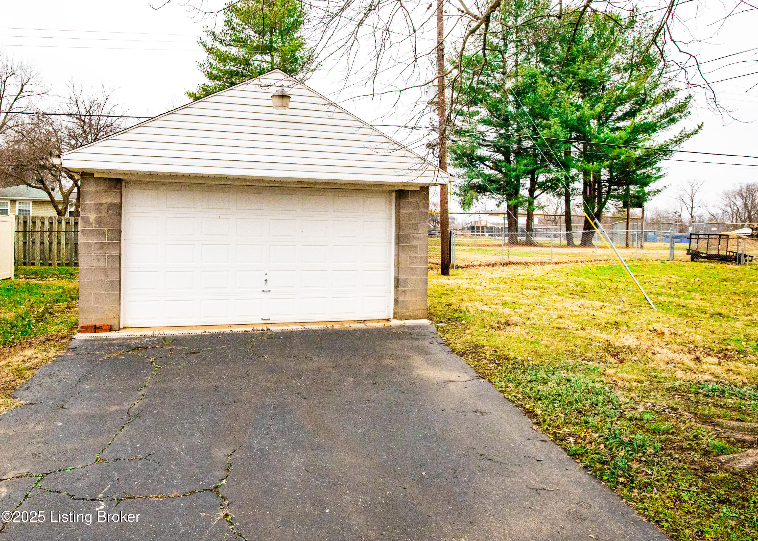 10002 Northridge Dr