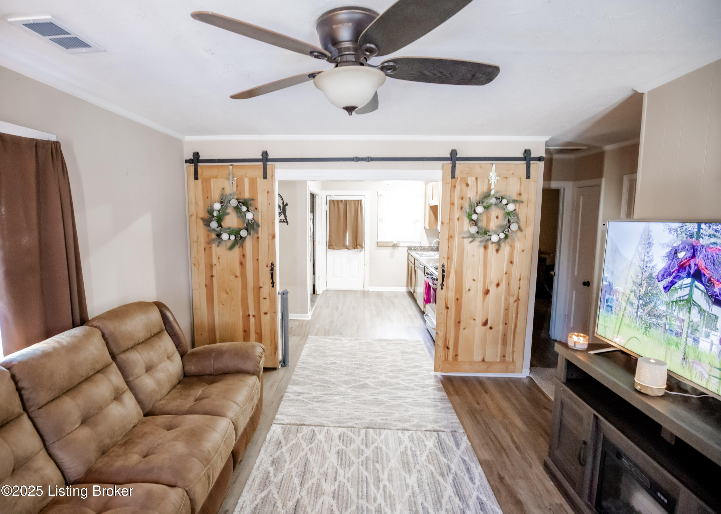 1308 Doris Dr