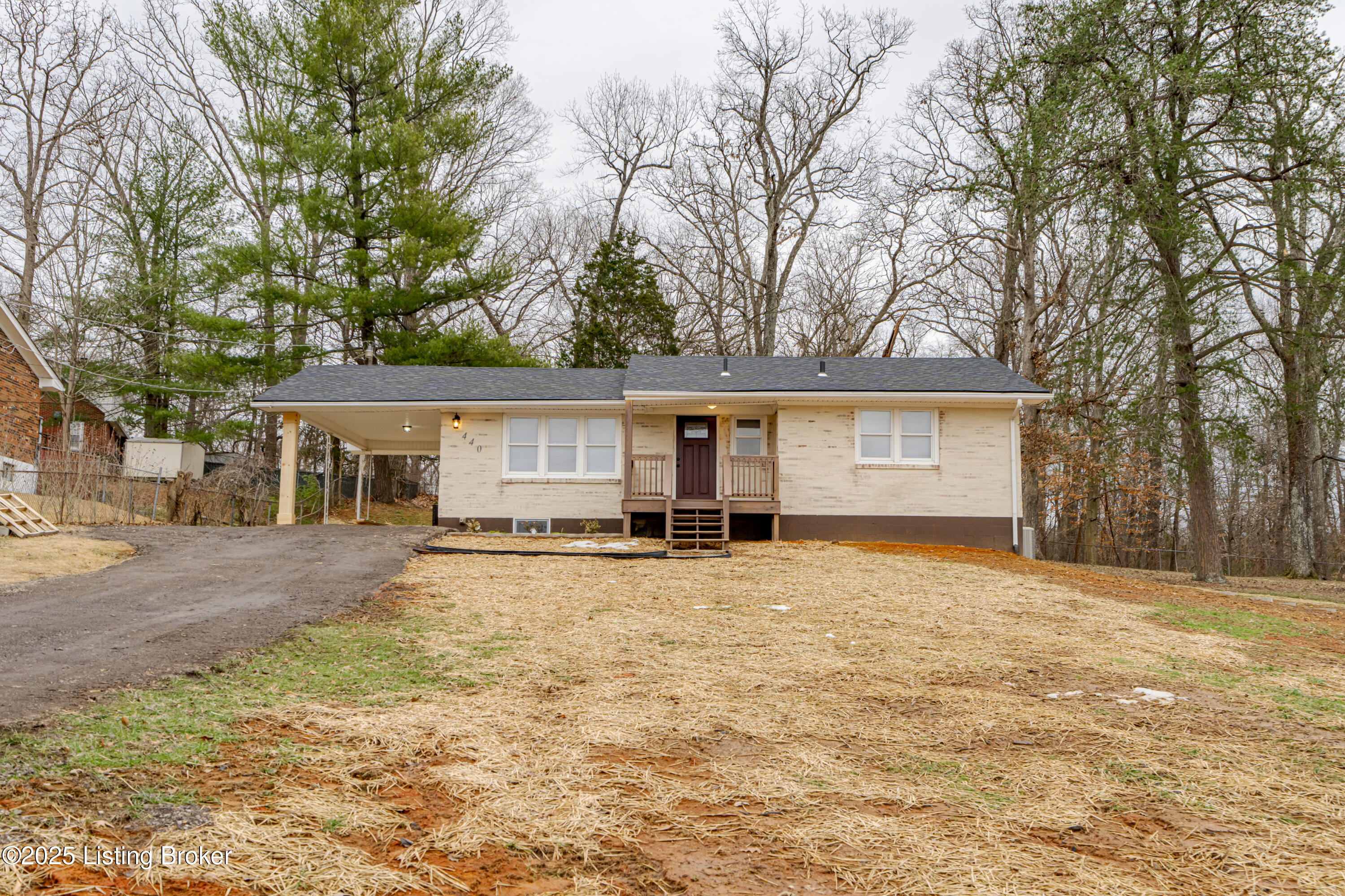 440 Pinewood Drive Dr