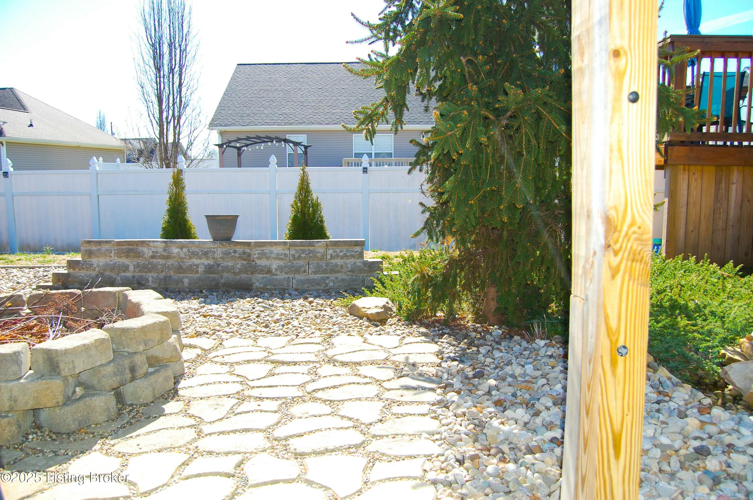 385 Golden Wing Rd
