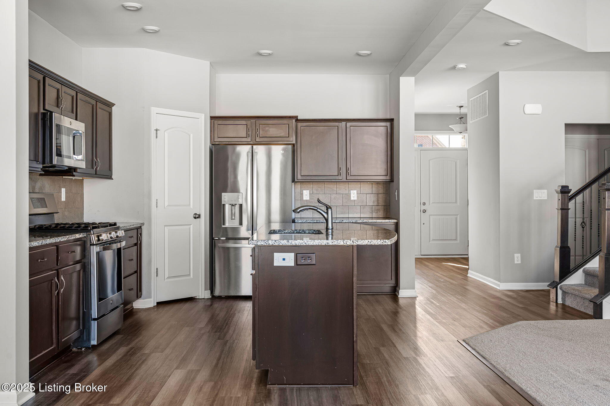238 Highland Ridge Dr