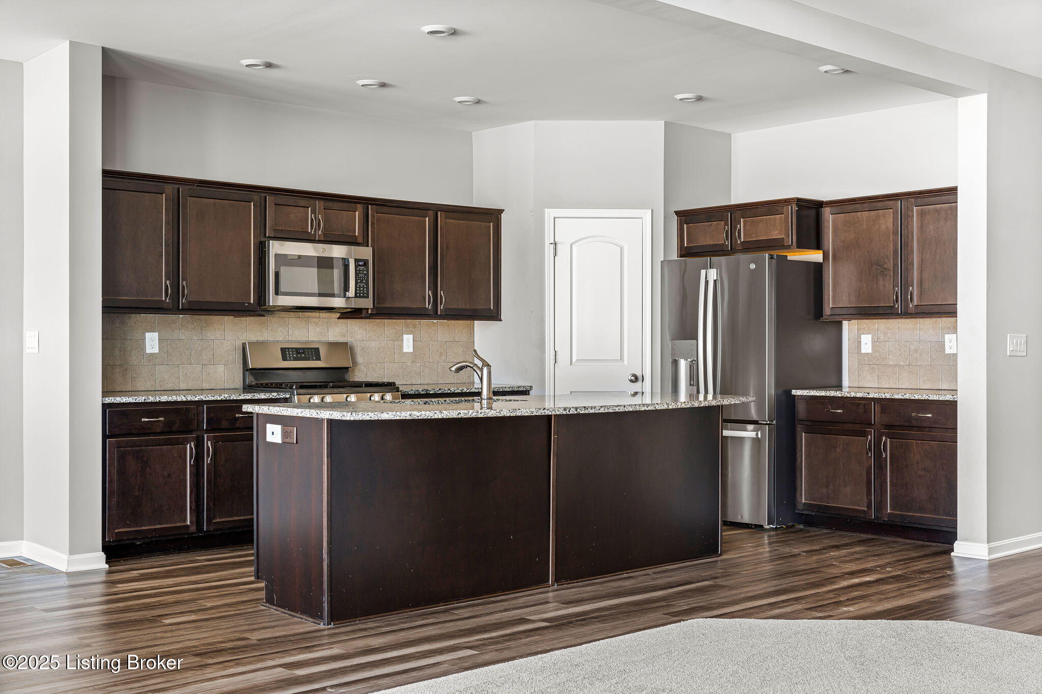 238 Highland Ridge Dr