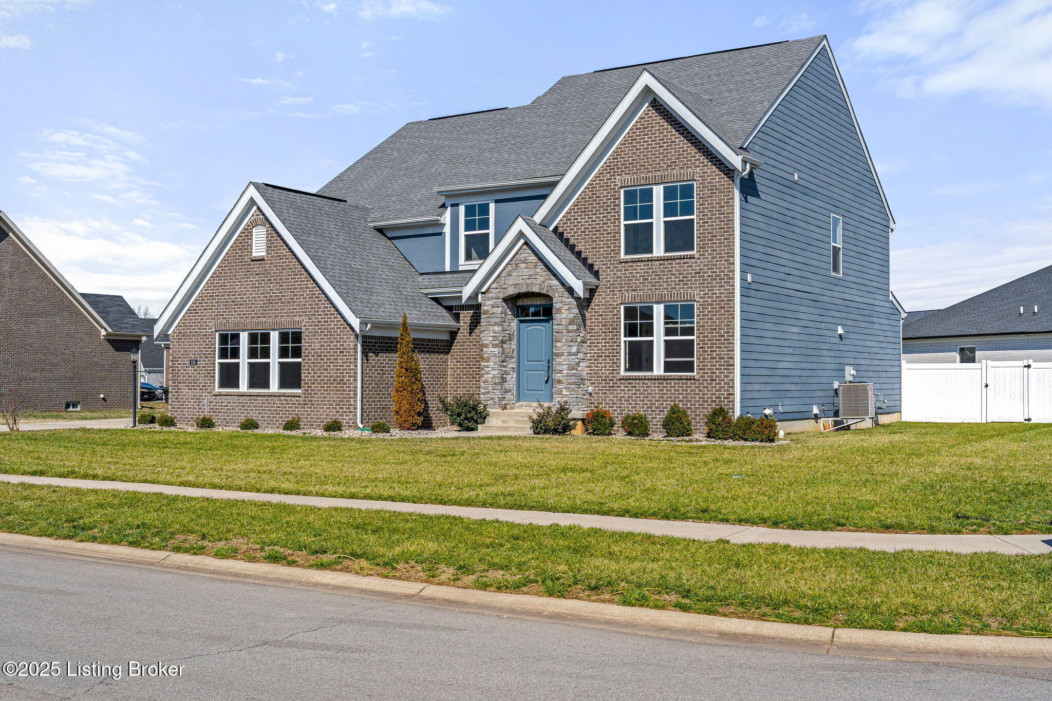238 Highland Ridge Dr