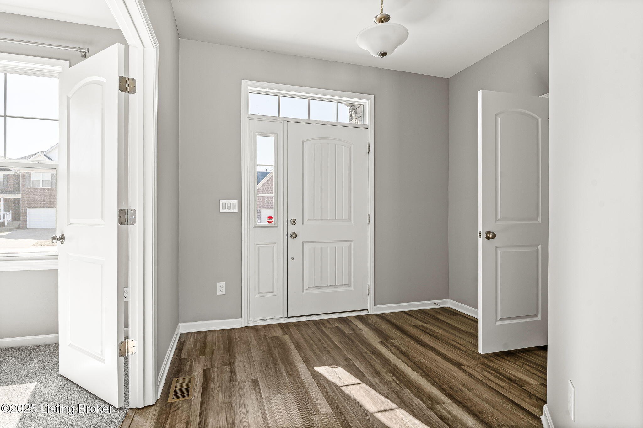 238 Highland Ridge Dr