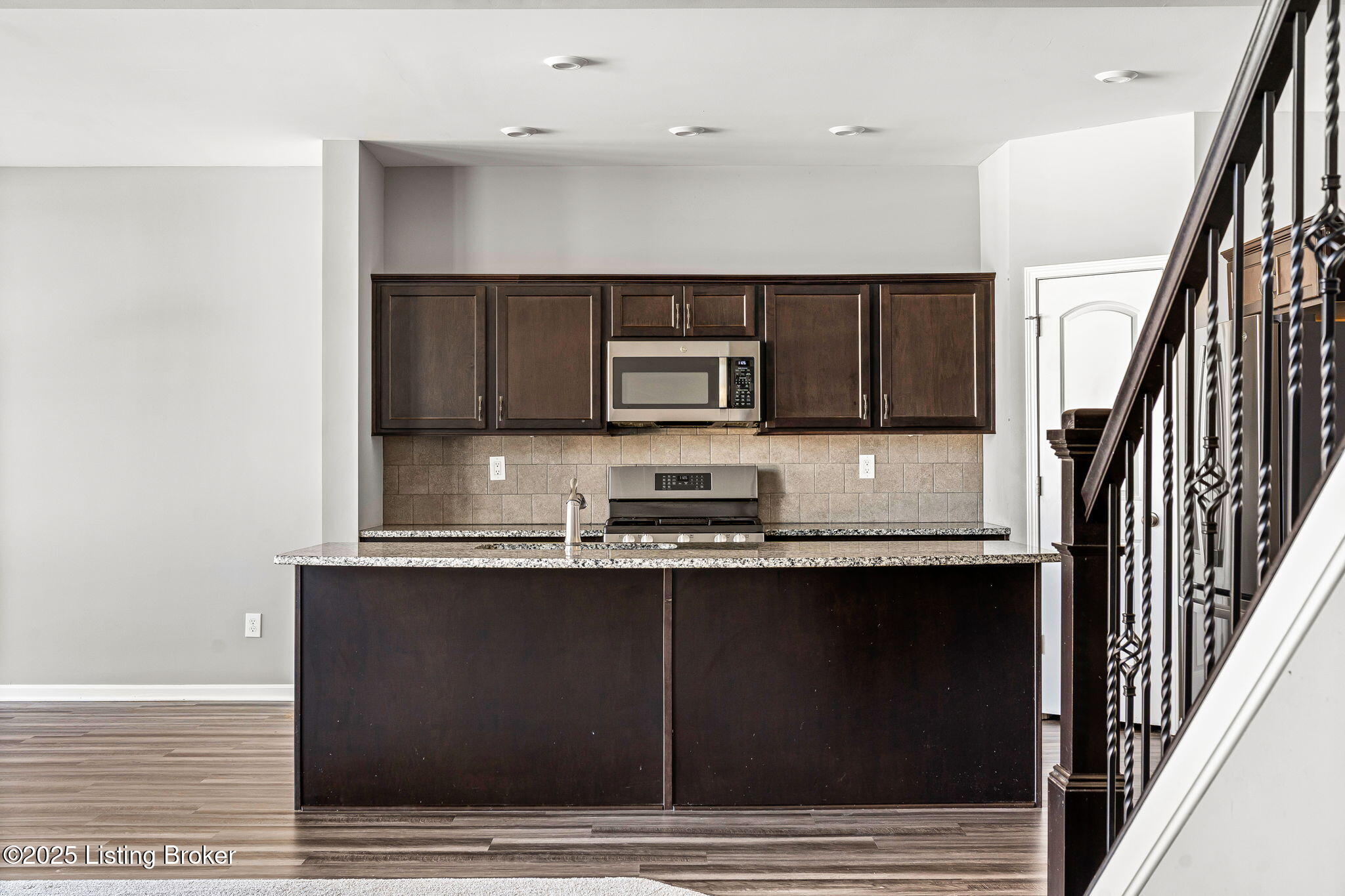 238 Highland Ridge Dr