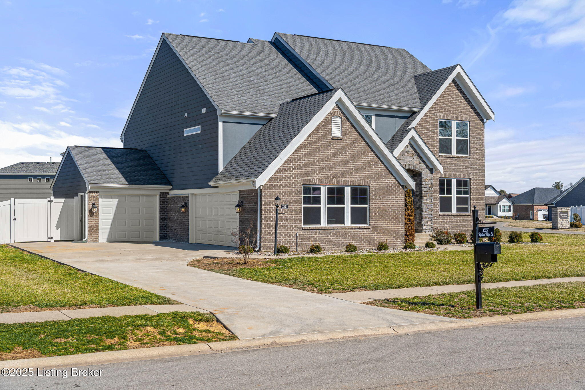 238 Highland Ridge Dr