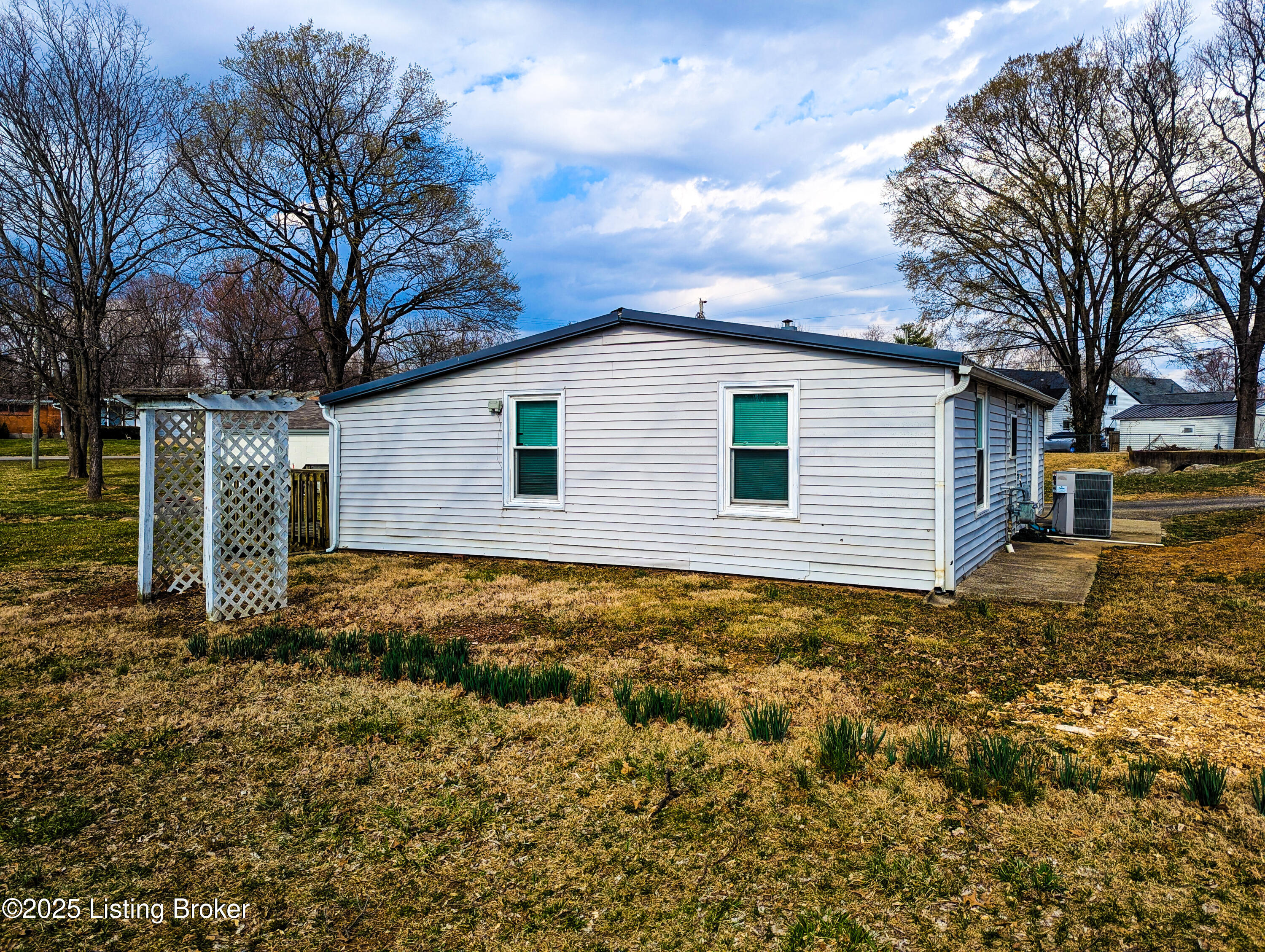 4610 Settle Blvd
