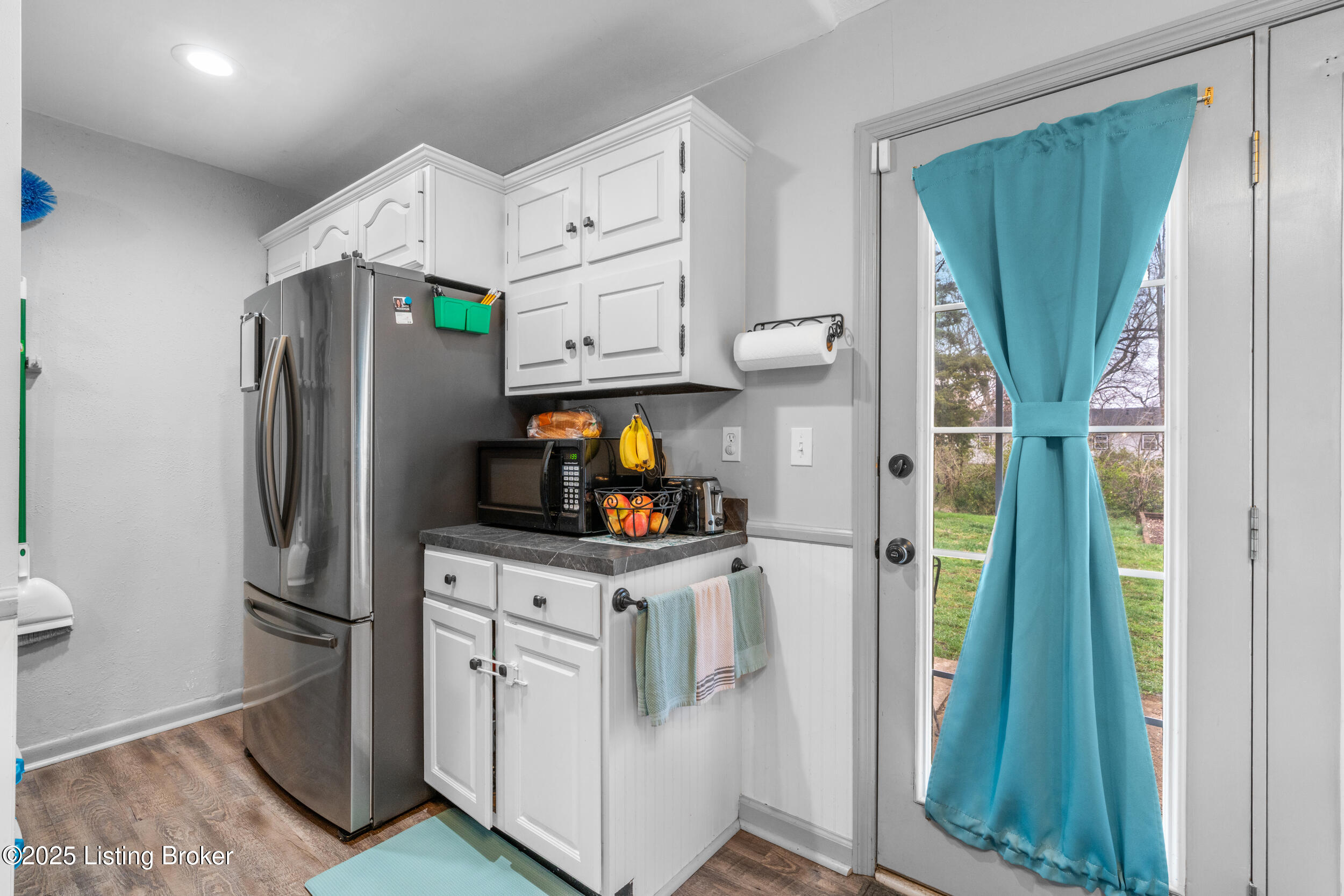 6907 Ethan Allen Way