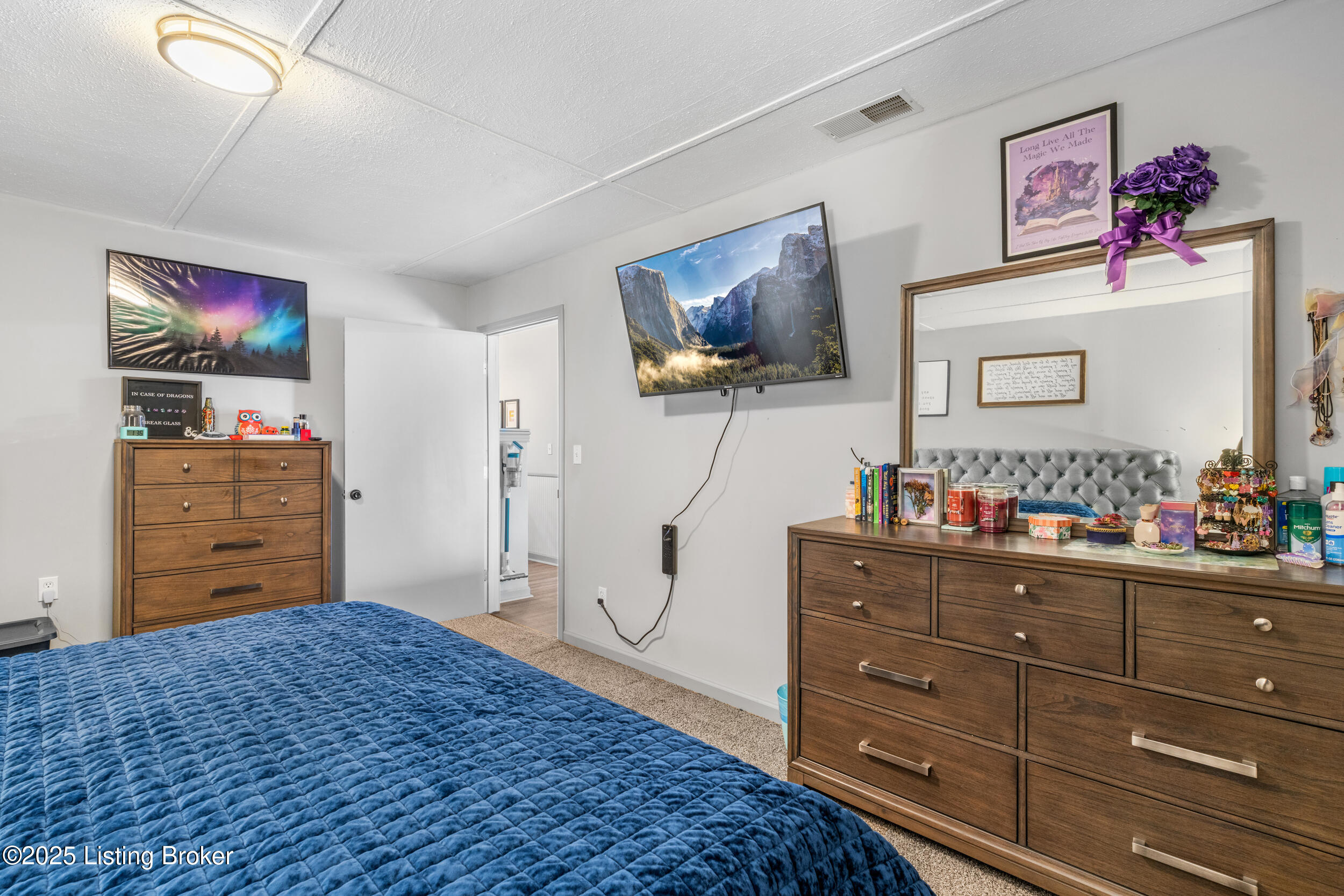 6907 Ethan Allen Way