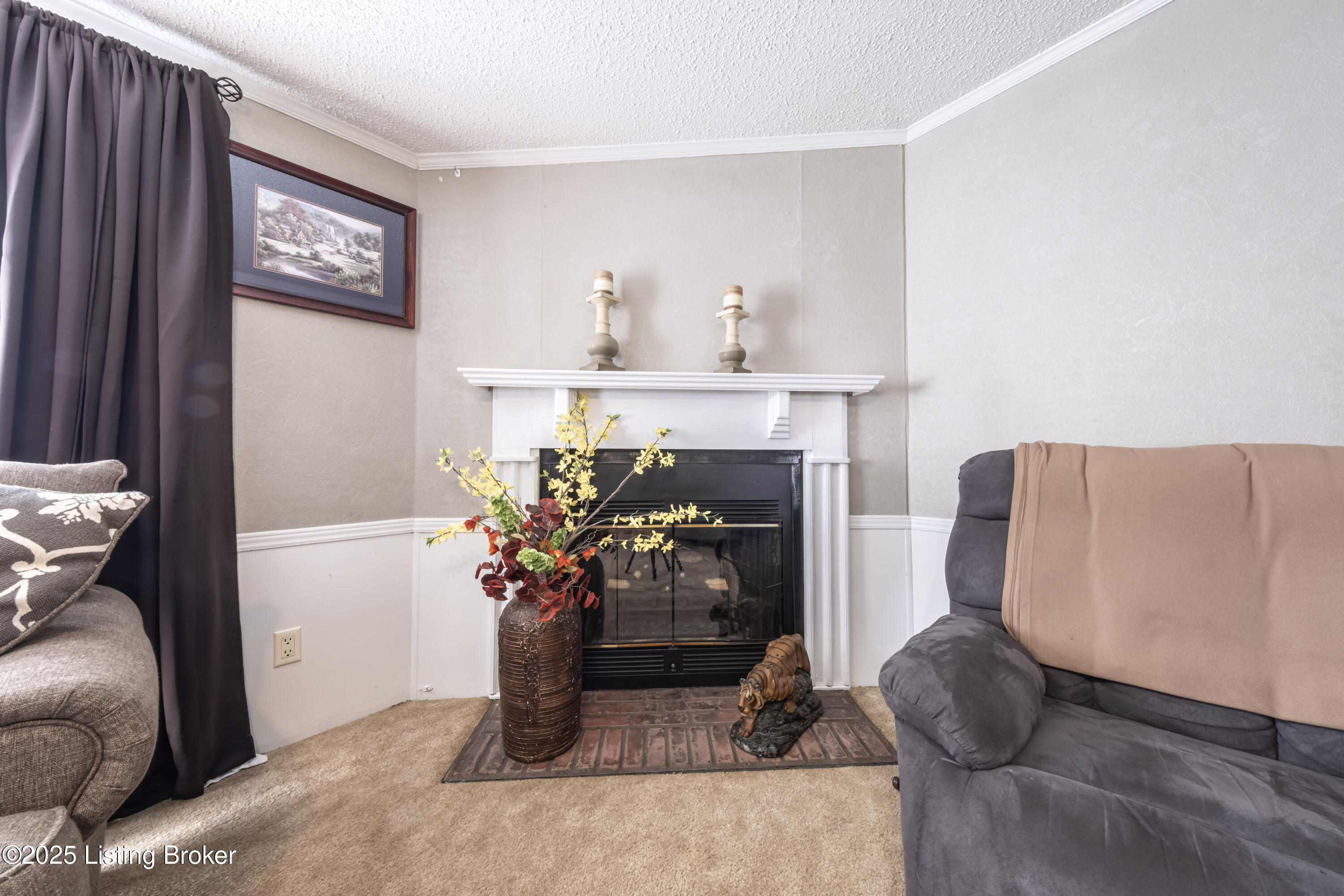 579 Lear Ln