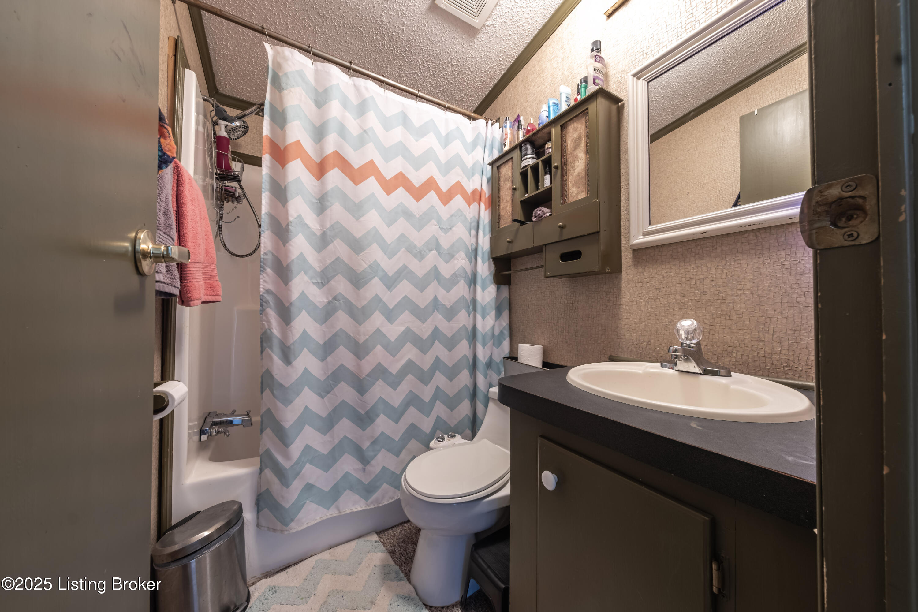 579 Lear Ln