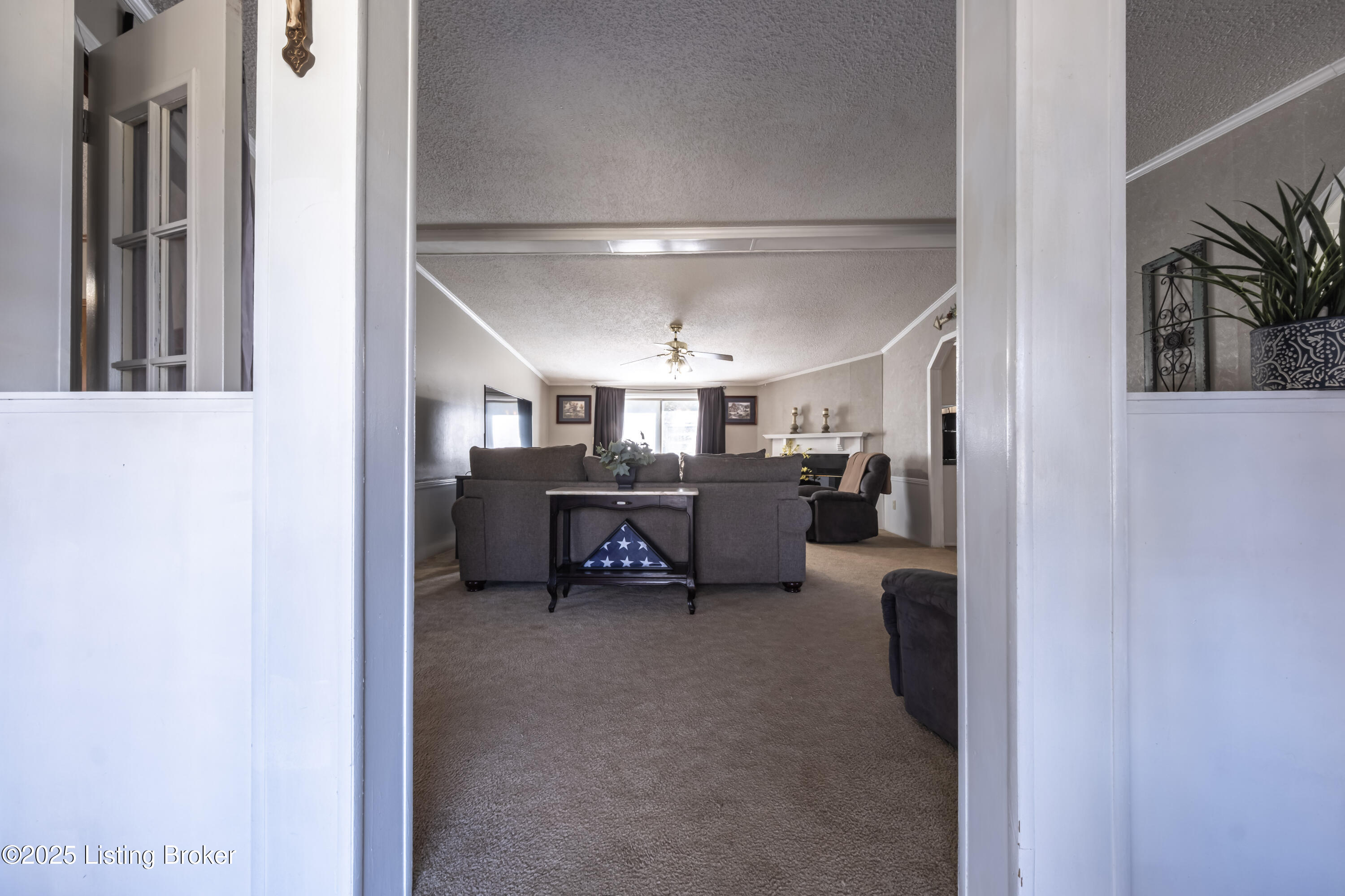 579 Lear Ln