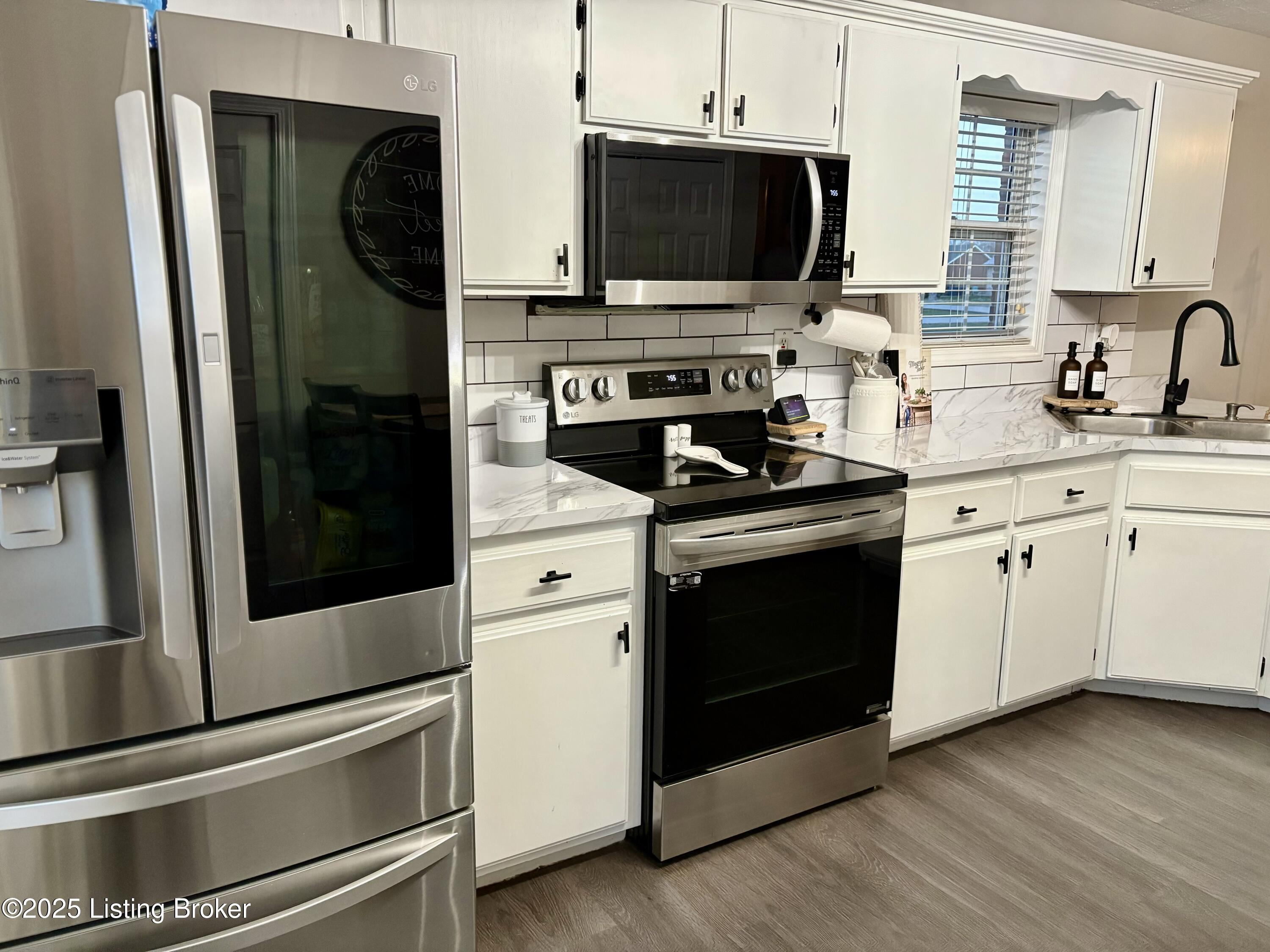 122 Beechnut Ct