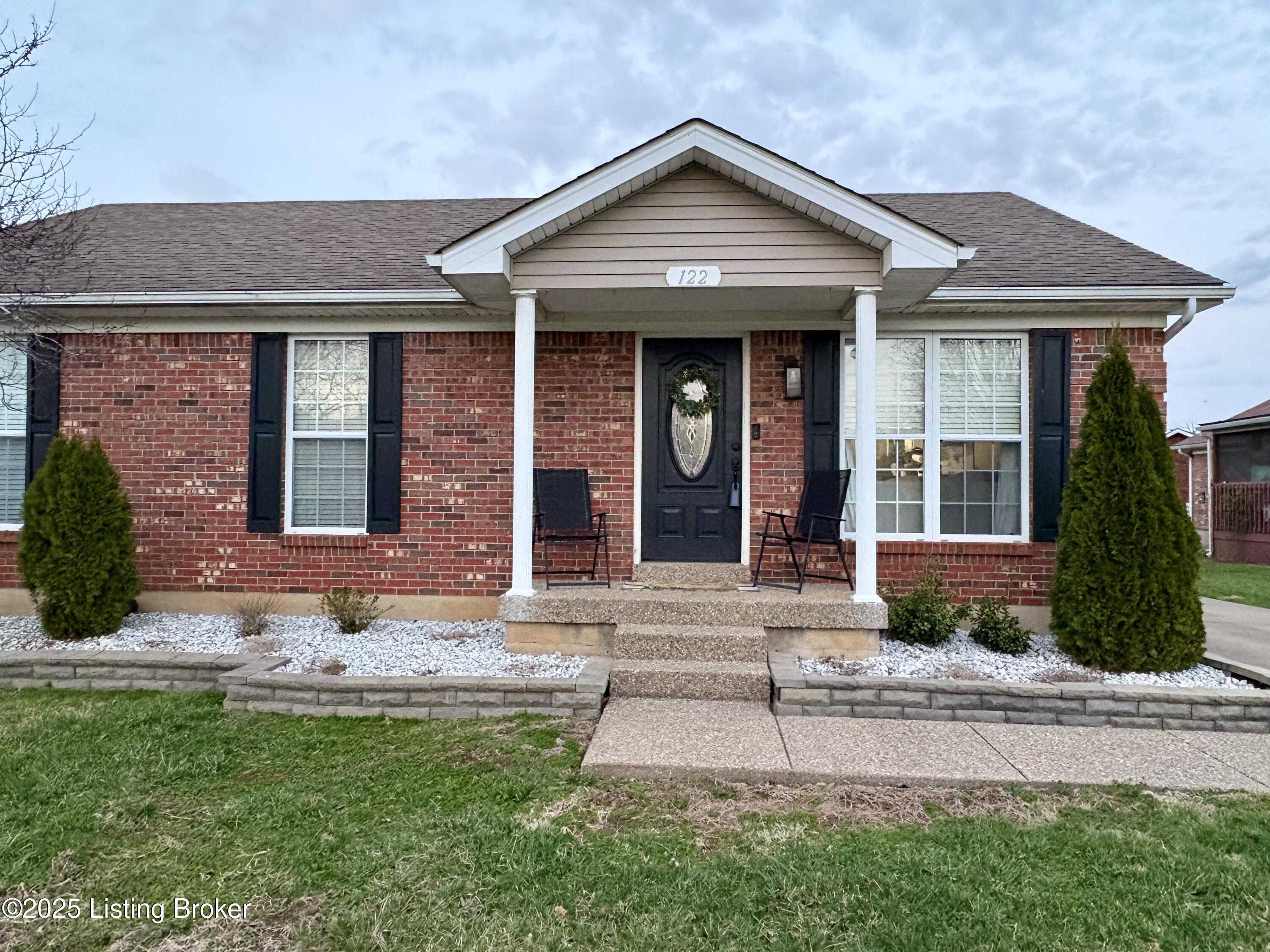 122 Beechnut Ct