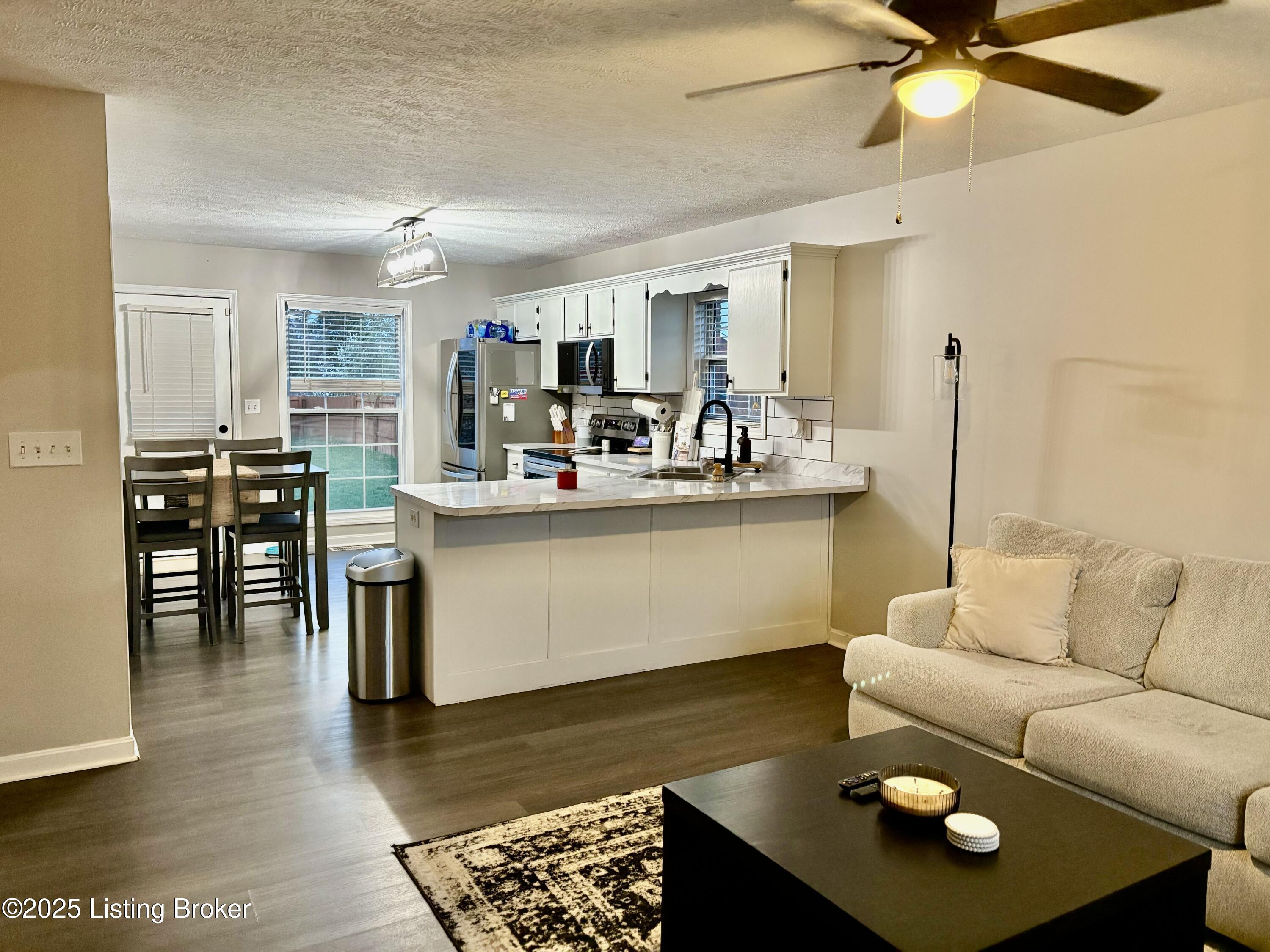 122 Beechnut Ct