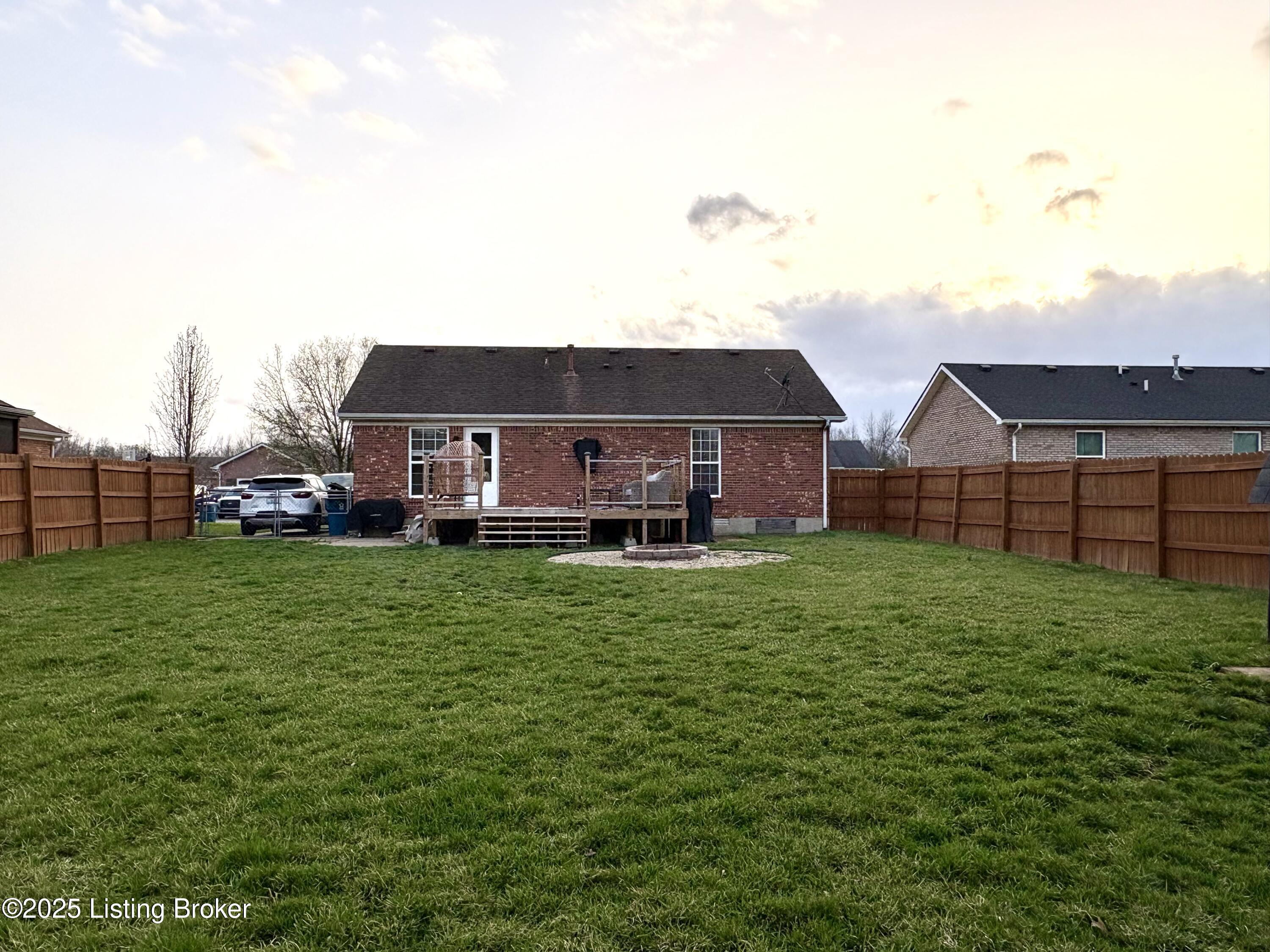 122 Beechnut Ct