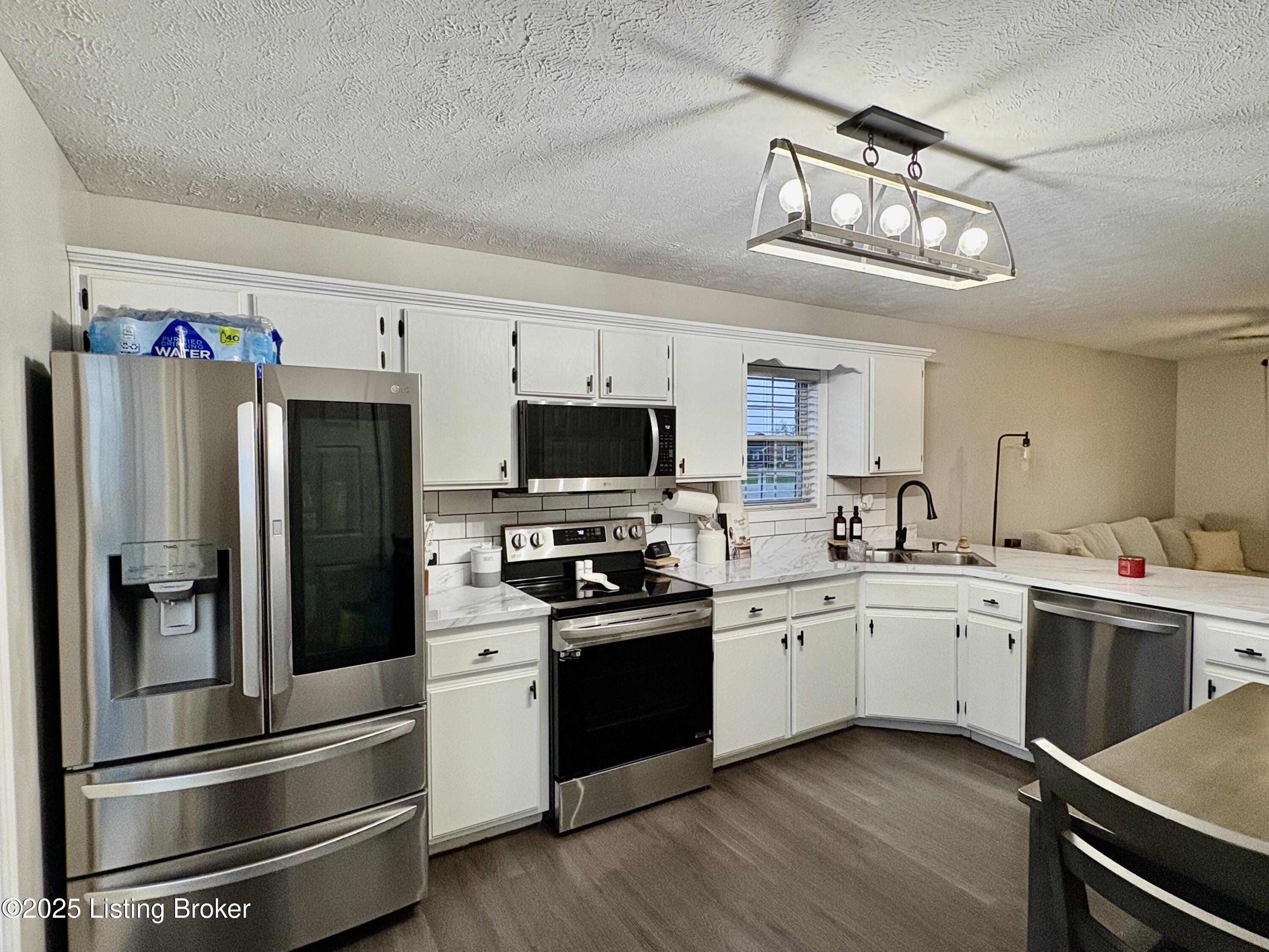 122 Beechnut Ct